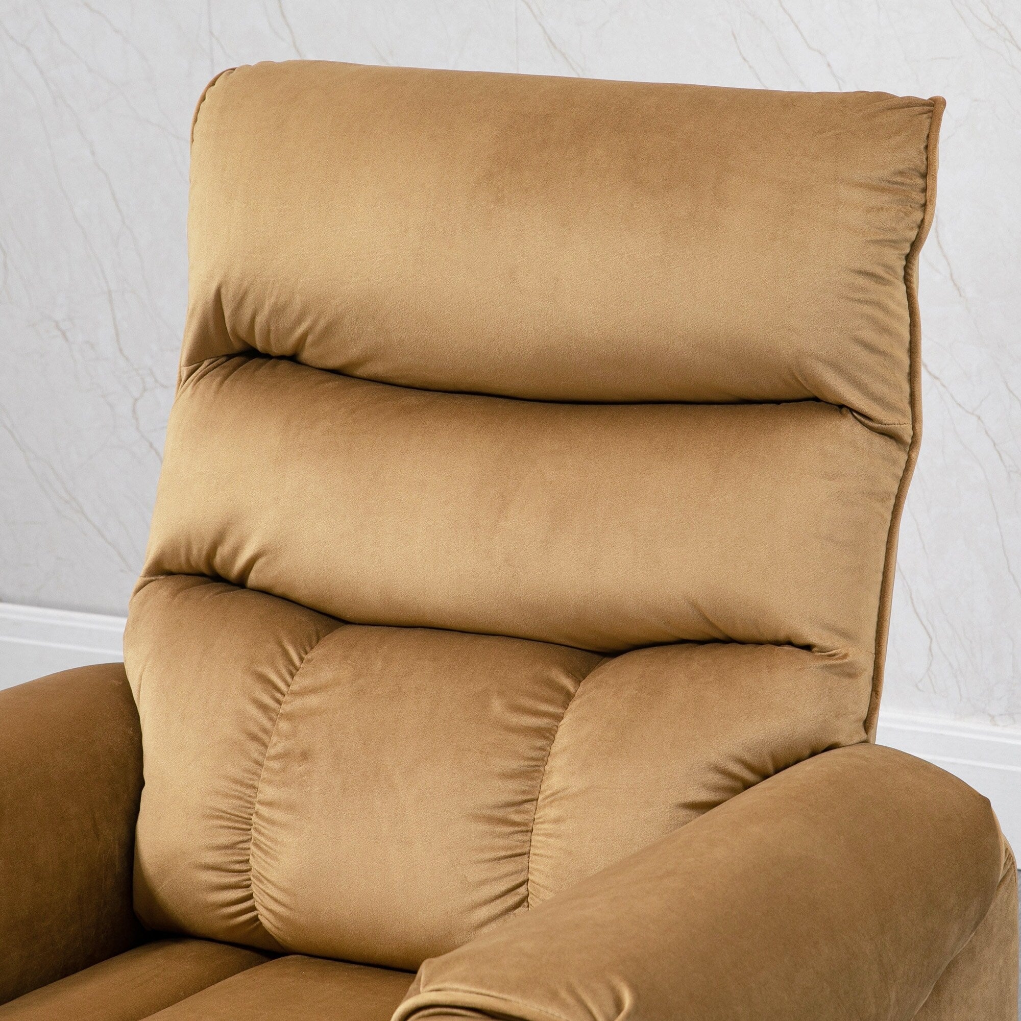 Fauteuil inclinable électrique rembourré en velours marron avec massage par vibration, télécommande, rangement latéral et inclinaison réglable