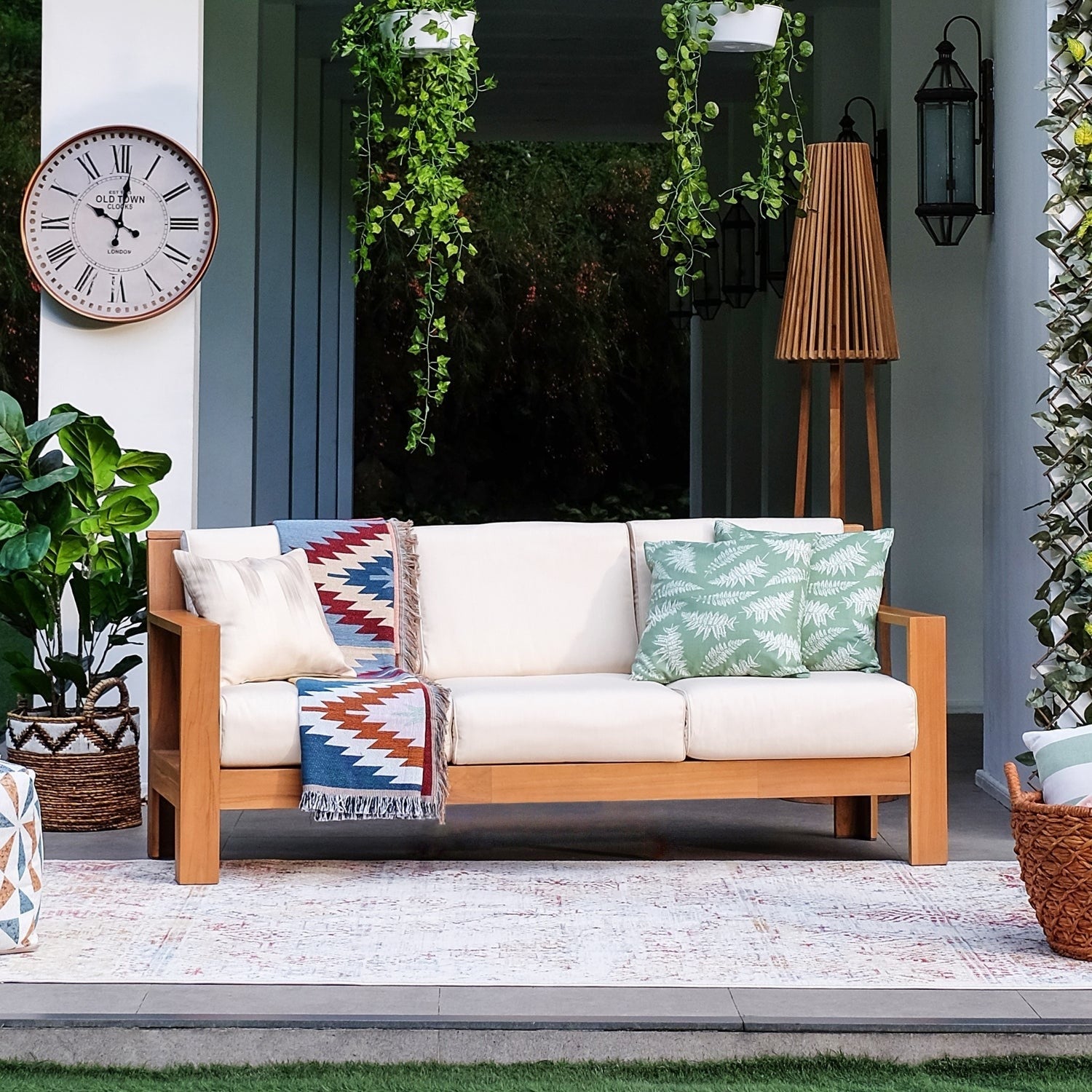 Ensemble de salon de jardin Cambridge Casual Logan 5 pièces en teck avec coussins Sunbrella