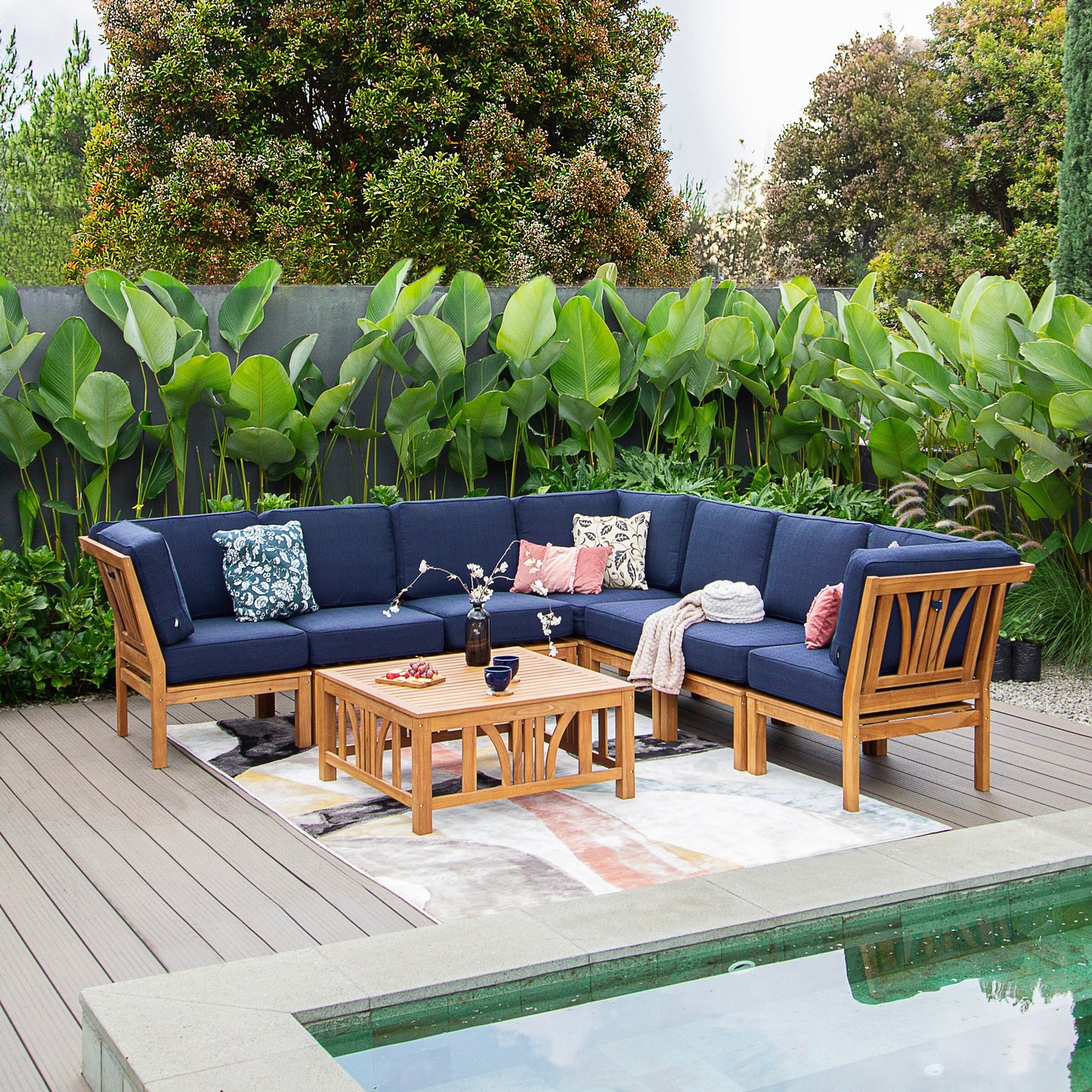 Ensemble de salon de jardin Cambridge Casual Lowell 8 pièces en teck avec coussin
