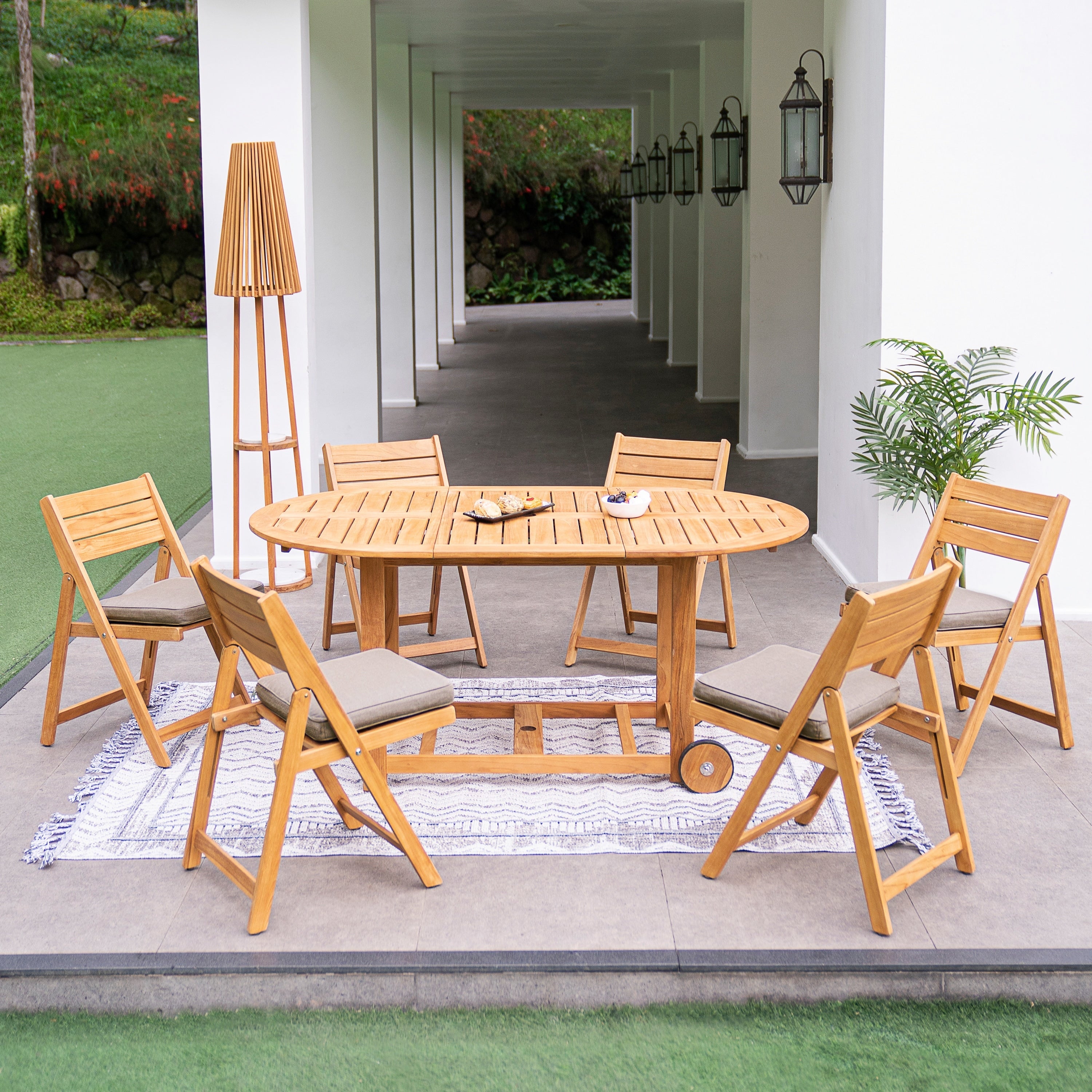 Ensemble de salle à manger d'extérieur pliable Cambridge Casual Miami 7 pièces en teck avec coussin de siège Sunbrella