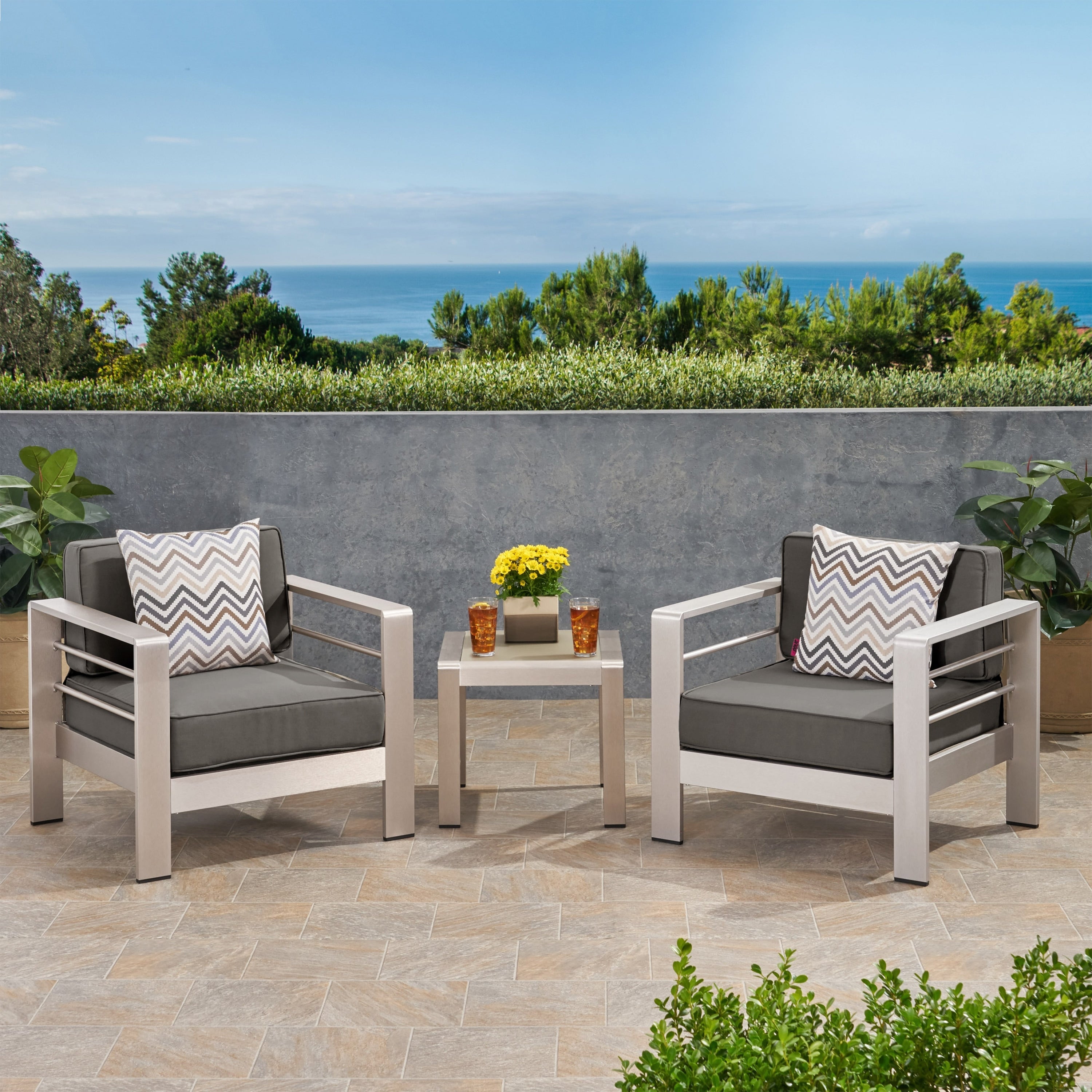 Ensemble de table et fauteuil club d'extérieur Cape Coral 2 places en aluminium par Christopher Knight Home