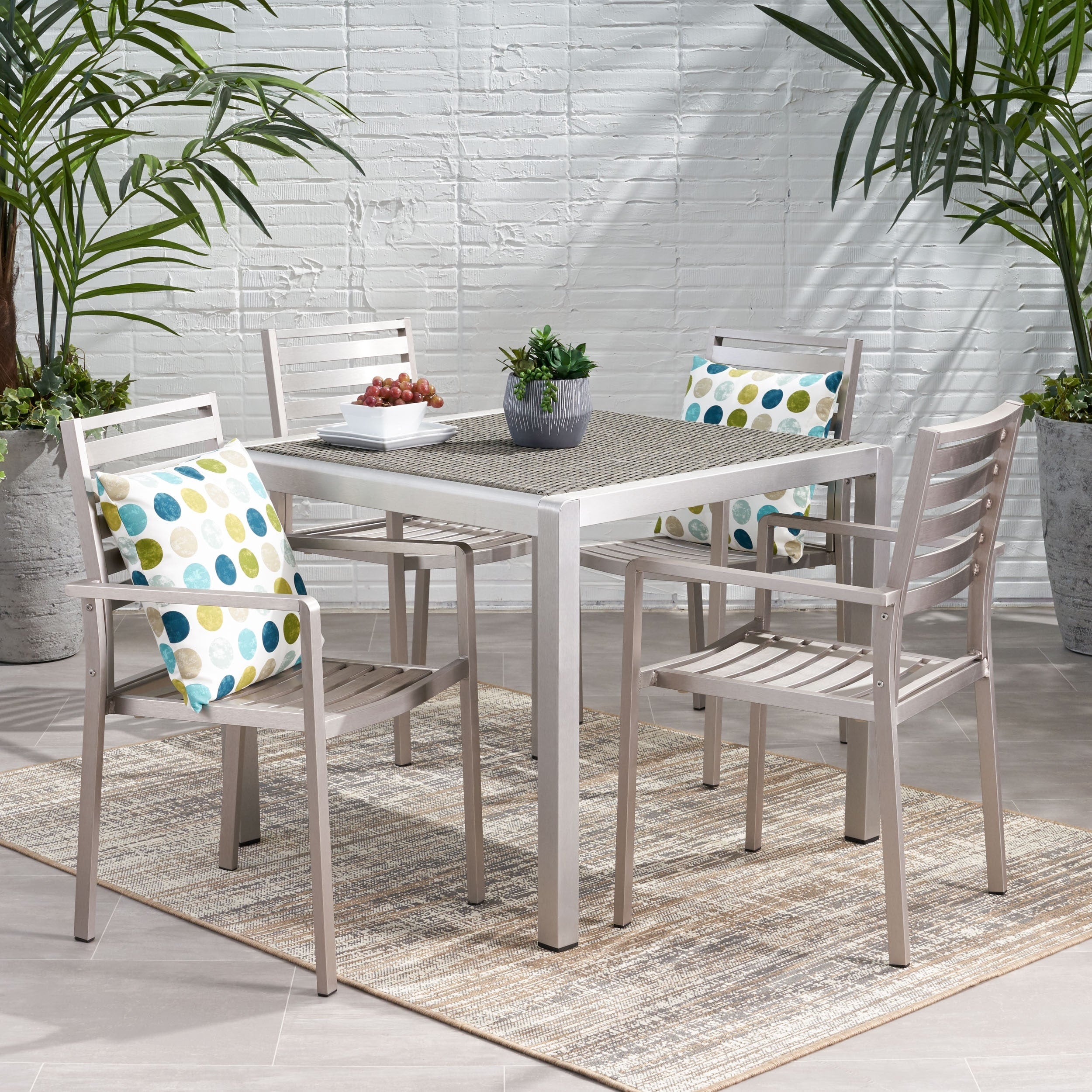 Ensemble de salle à manger d'extérieur moderne en aluminium Cape Coral, 4 places, avec plateau en osier, par Christopher Knight Home