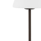 Lampe de table LED intégrée rechargeable sans fil Carson 12,5 cm, minimaliste et moderne, en fer, nickel/blanc, par JONATHAN Y