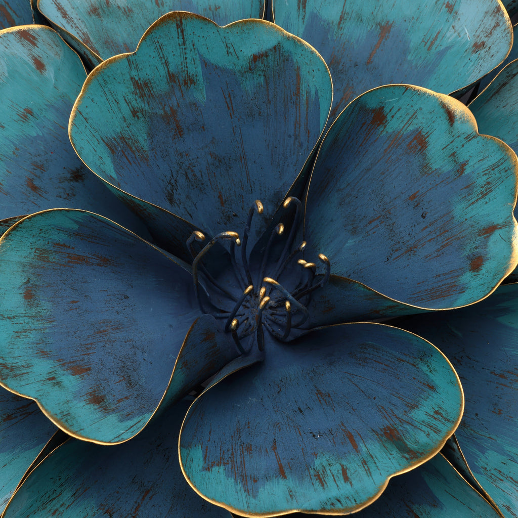 Décoration murale en métal bleu sarcelle avec motif floral Carson Carrington Mjugg