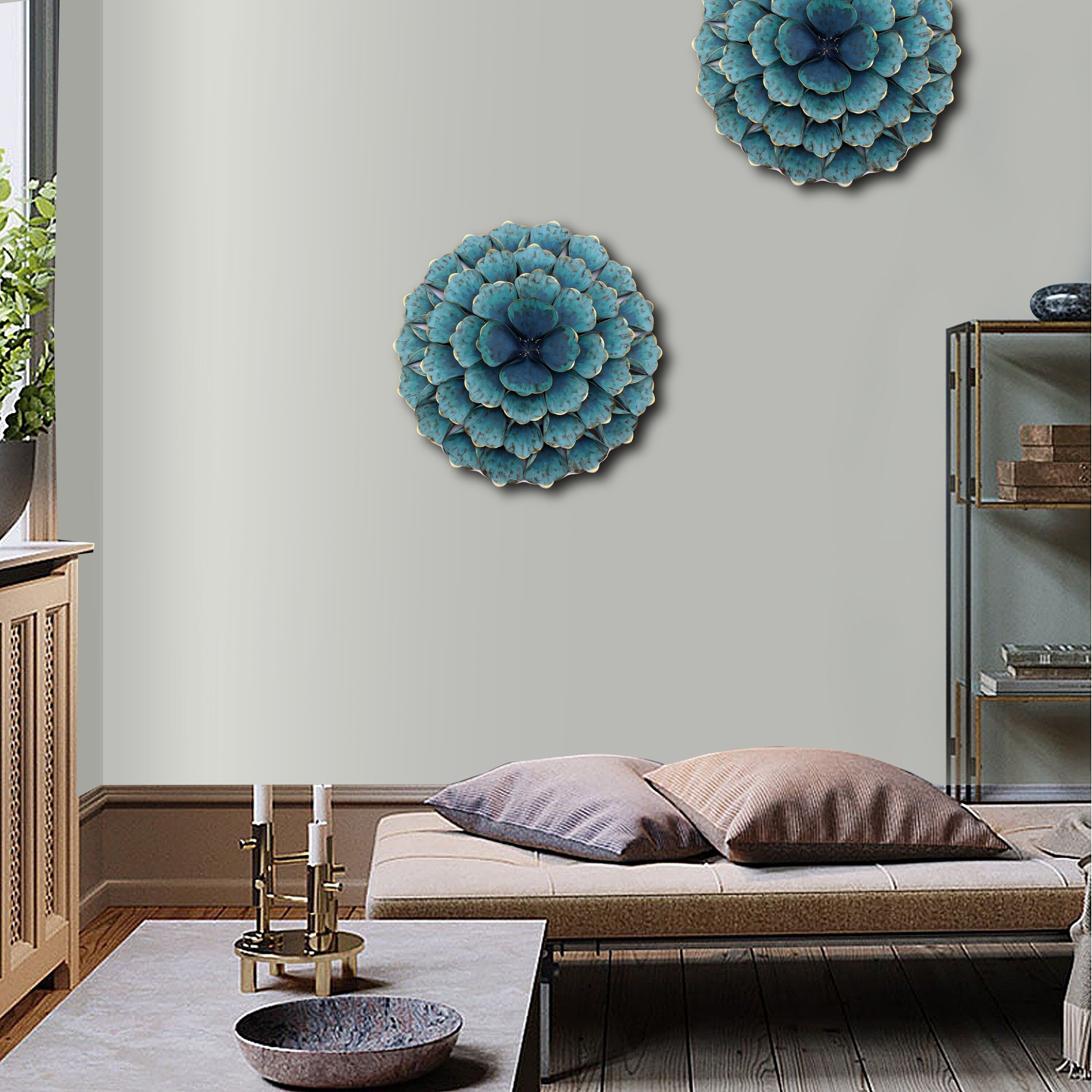 Décoration murale en métal bleu sarcelle avec motif floral Carson Carrington Mjugg