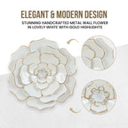 Décoration murale en métal blanc avec fleurs de Carson Carrington Mjugg