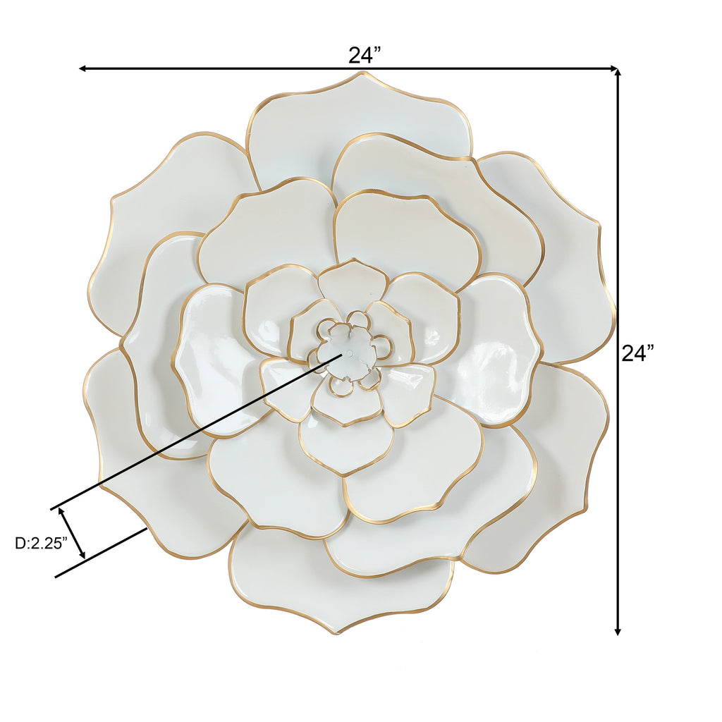 Décoration murale en métal blanc avec fleurs de Carson Carrington Mjugg