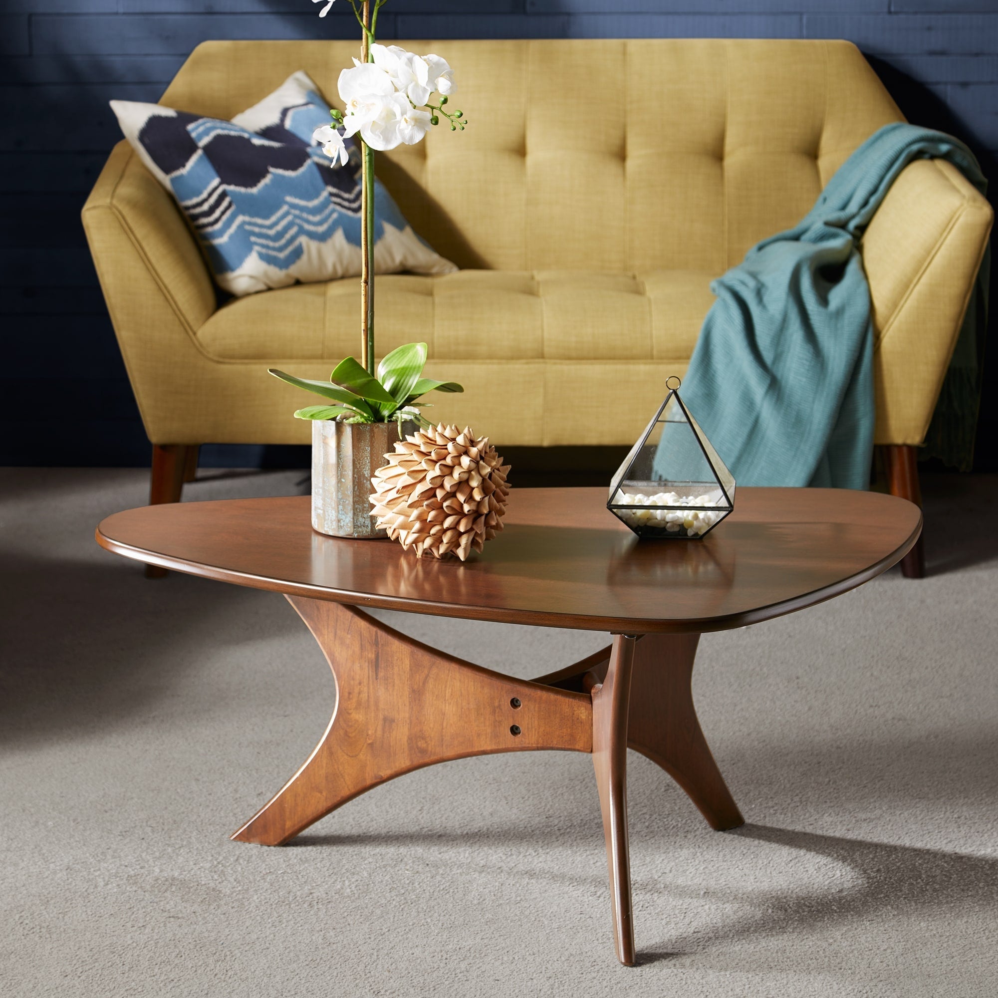 Table basse triangulaire en bois INK IVY Blaze