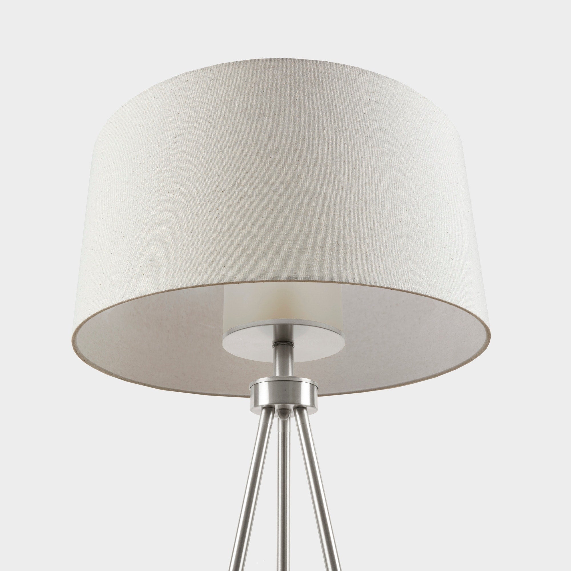 Lampadaire trépied en métal INK+IVY Pacific avec abat-jour en verre