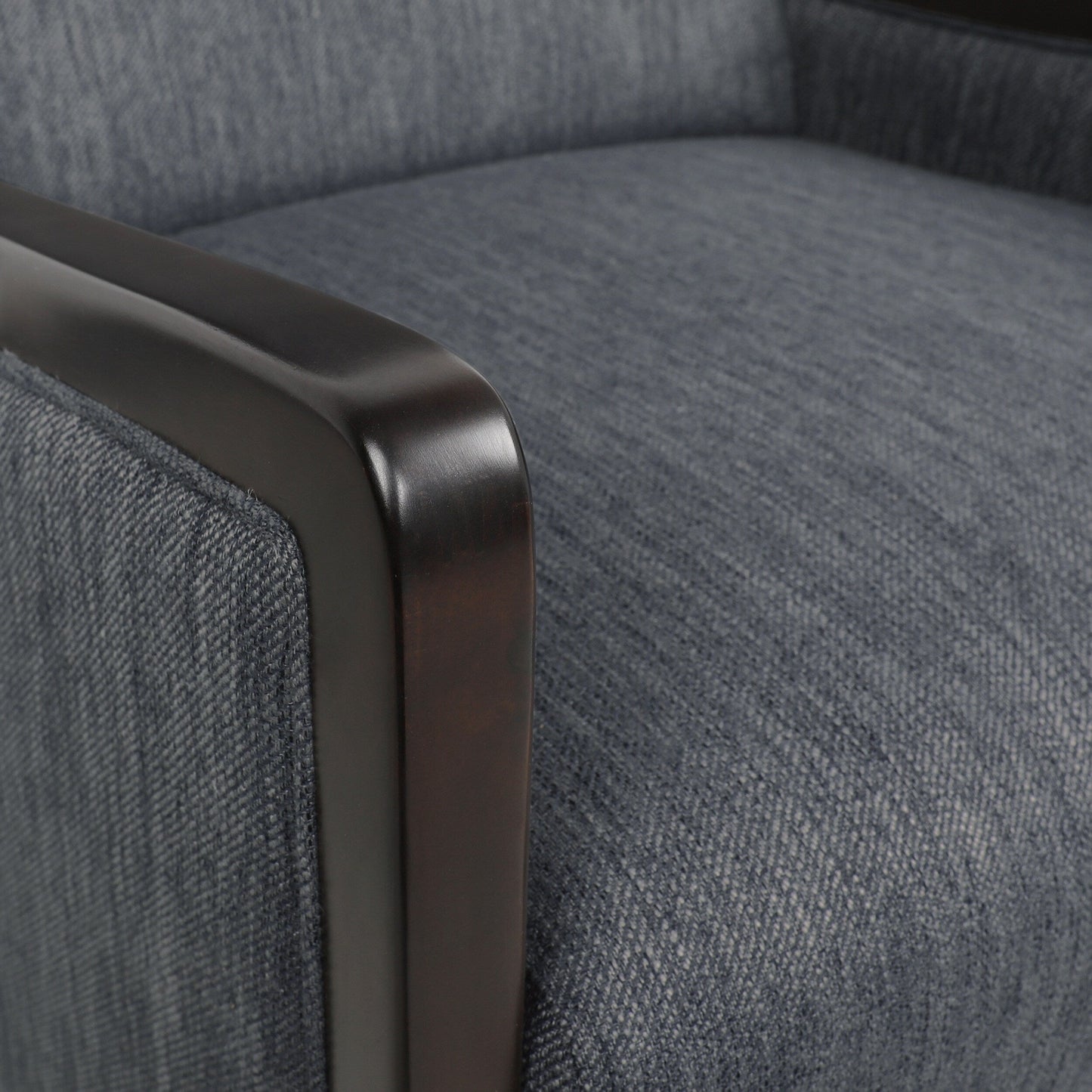 Fauteuil inclinable rembourré style Mid-Century, couleur anthracite, avec repose-pieds et cadre en bois de bouleau
