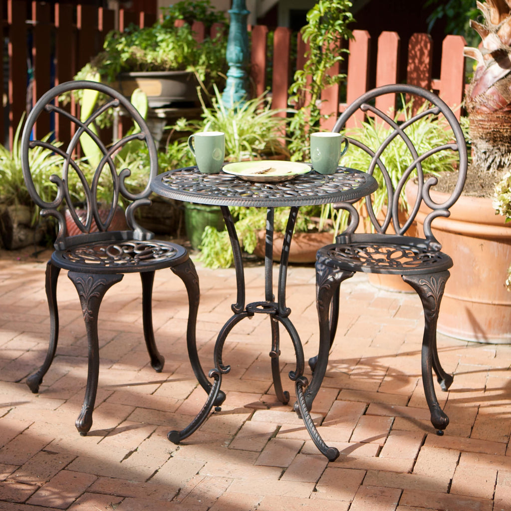 Ensemble de bistrot Charleston en aluminium et cuivre par Christopher Knight Home