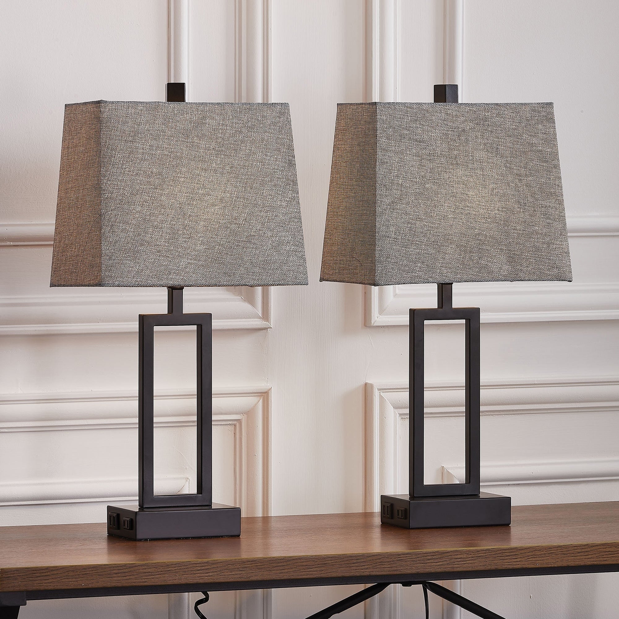 Lampe de table en métal noir avec interrupteur tactile et ports de charge (lot de 2) - 30,5 x 16,5 x 59,7 cm (L x l x H)