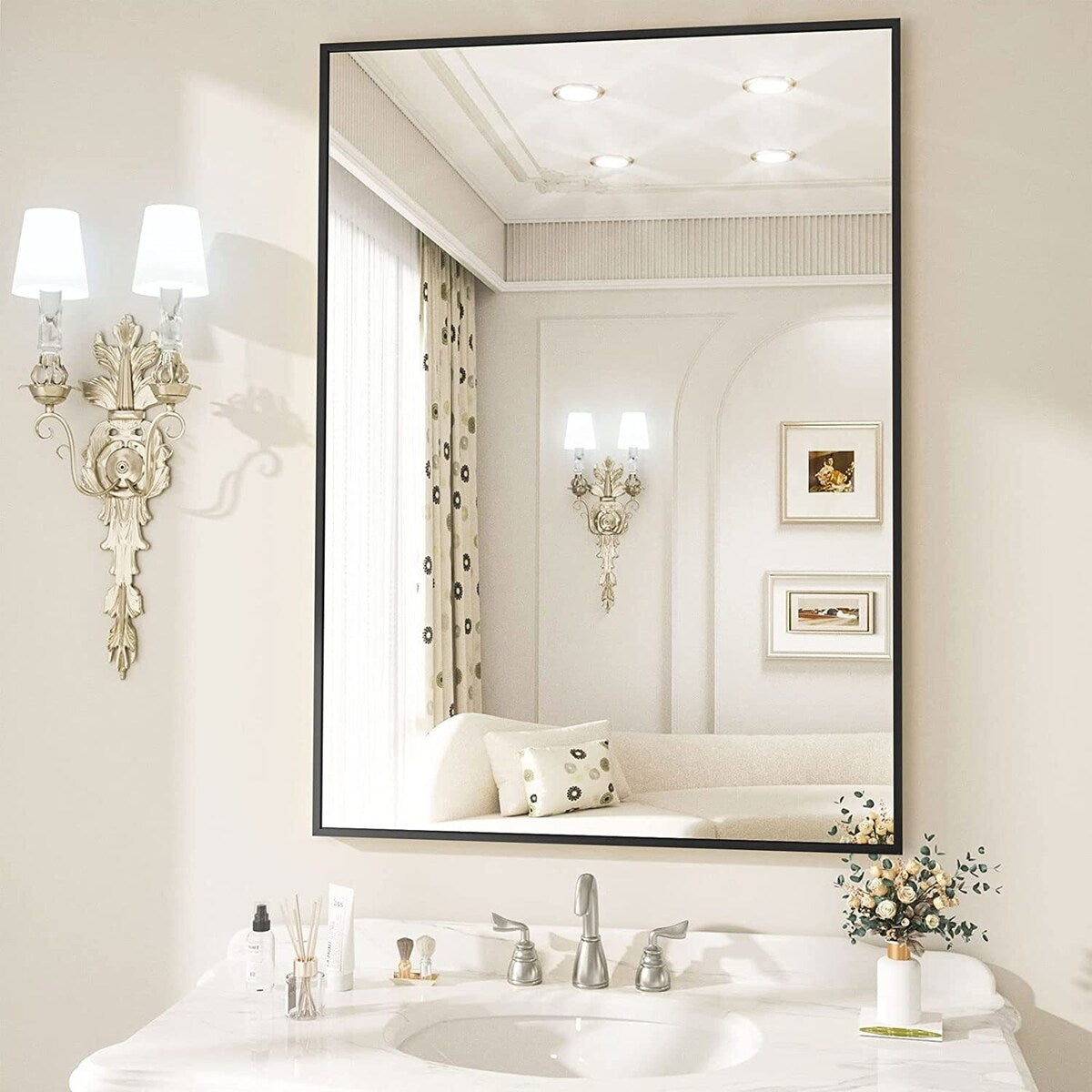 Miroir mural de salle de bain rectangulaire classique avec cadre en métal