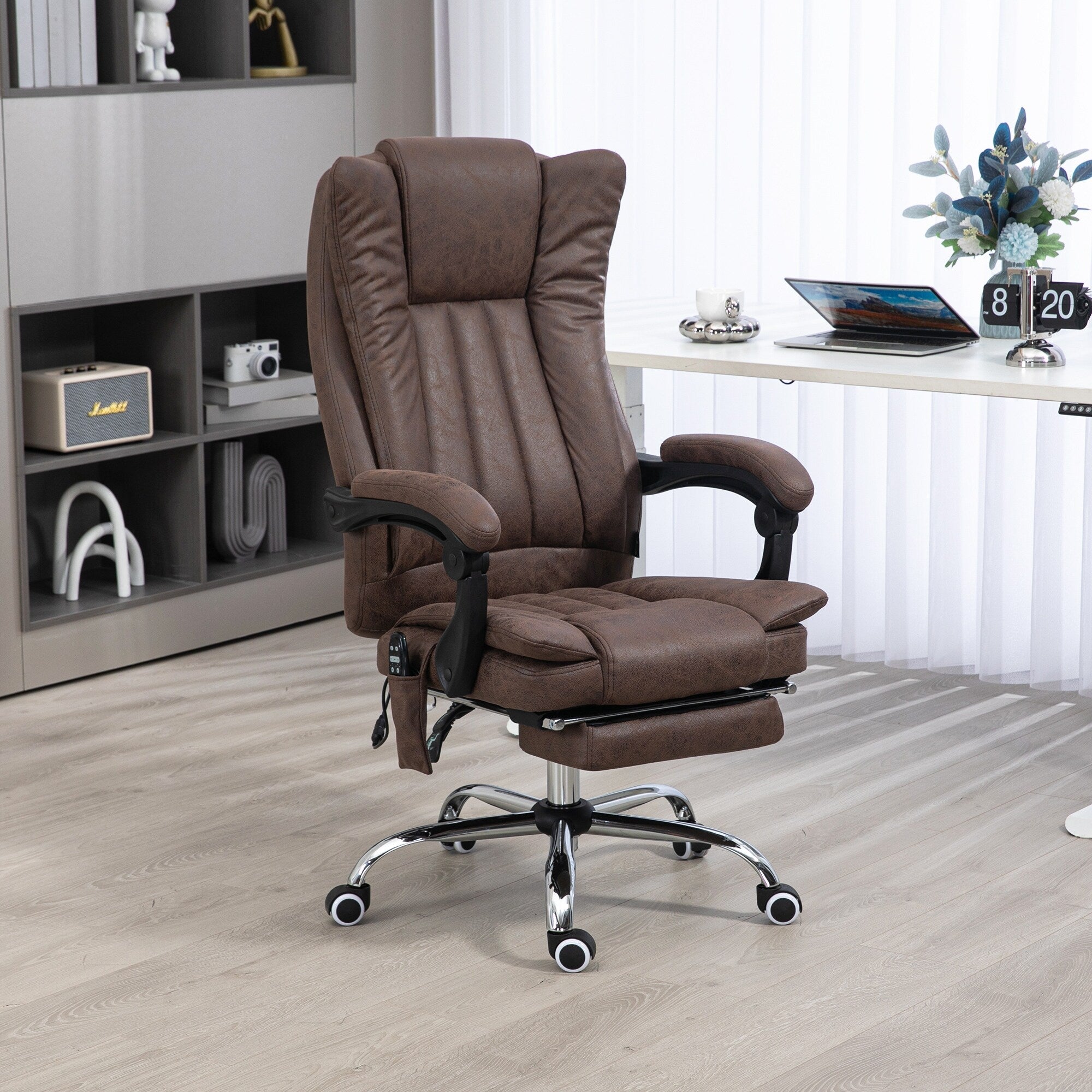 Fauteuil de bureau massant en microfibre couleur café avec hauteur réglable, dossier haut, repose-pieds rétractable et fonction chauffante