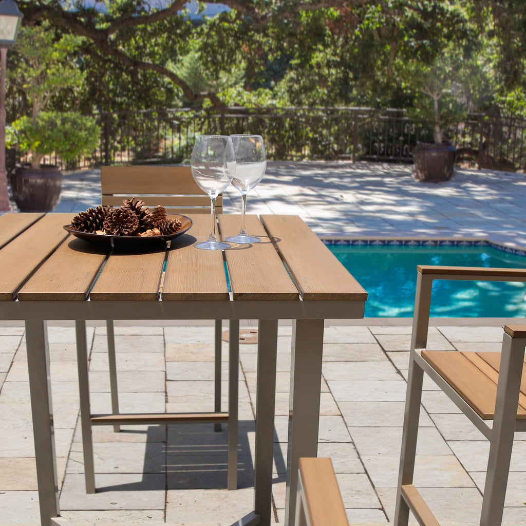 Ensemble de bar d'extérieur Corvus Jasmine 5 pièces avec coussins Sunbrella
