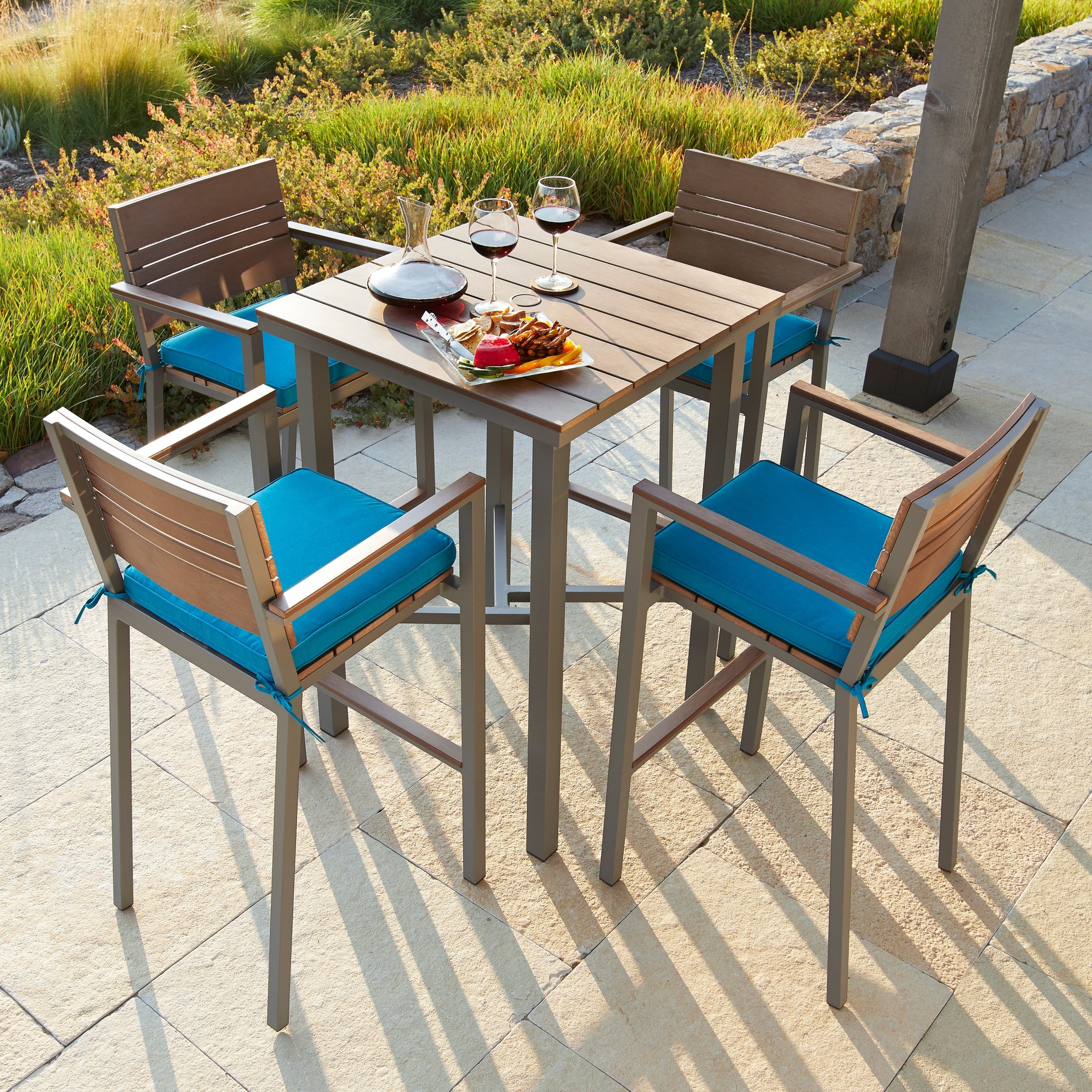 Ensemble de bar d'extérieur Corvus Jasmine 5 pièces avec coussins Sunbrella