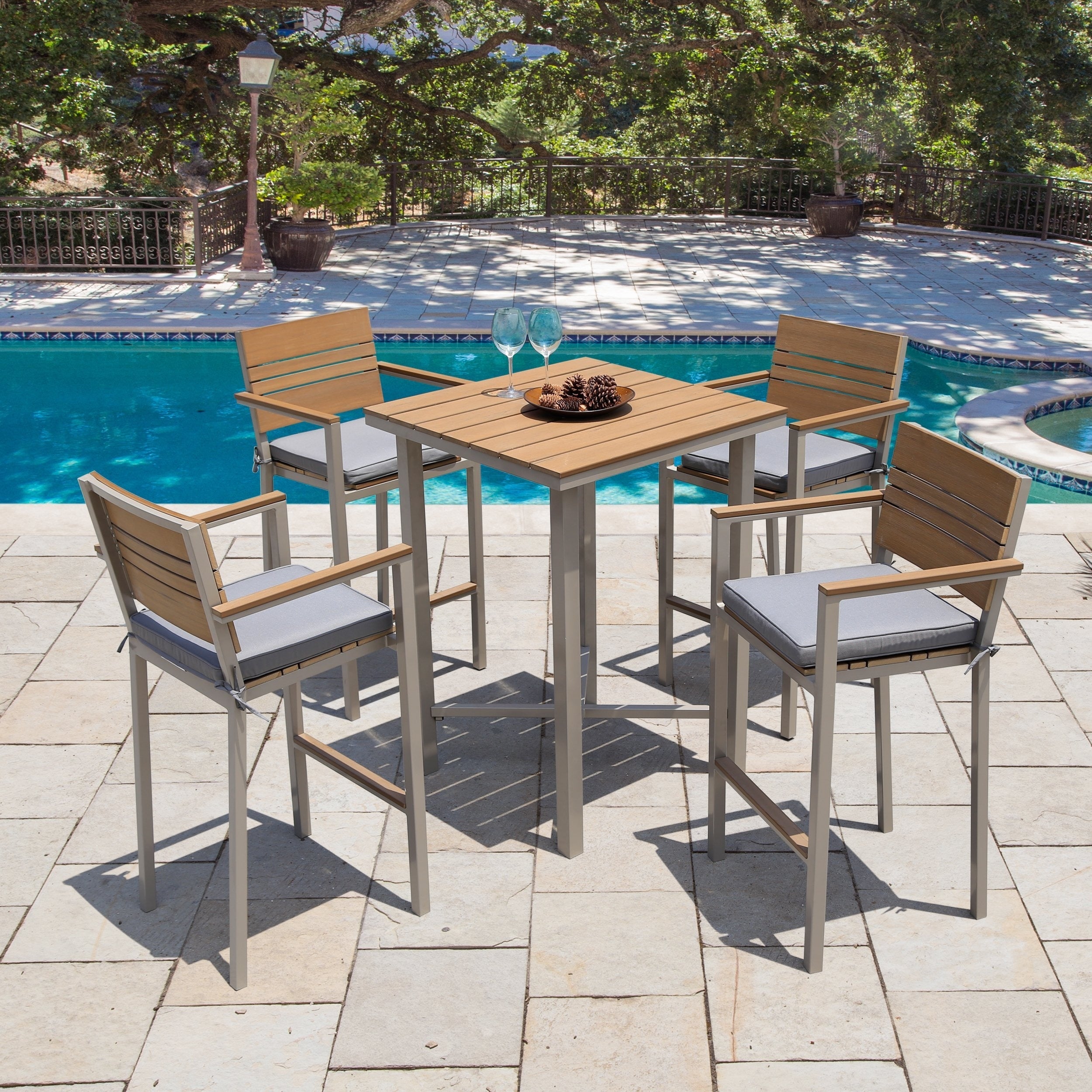 Ensemble de bar d'extérieur Corvus Jasmine 5 pièces avec coussins Sunbrella