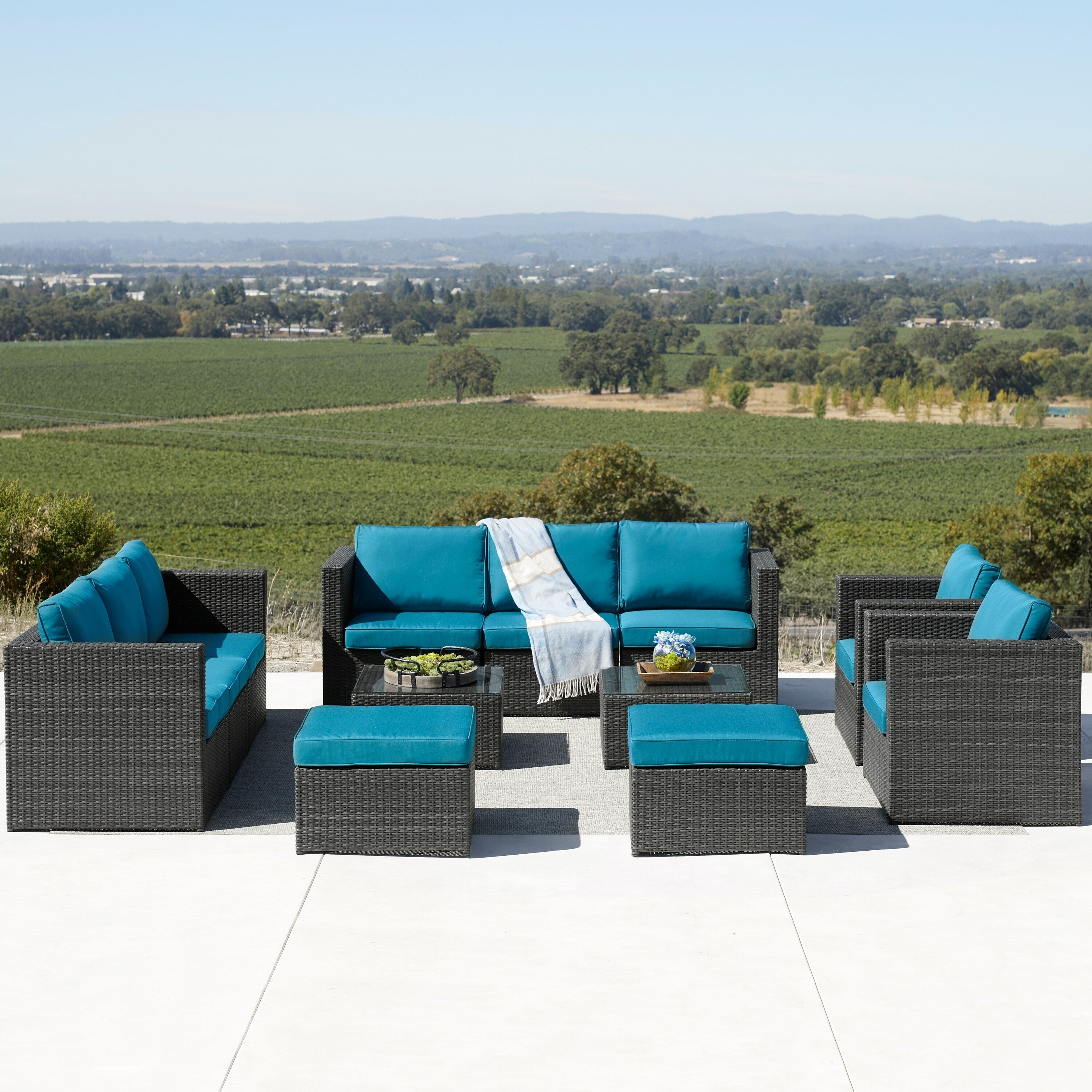 Ensemble de canapés de patio sectionnels en osier Corvus Trey 12 pièces