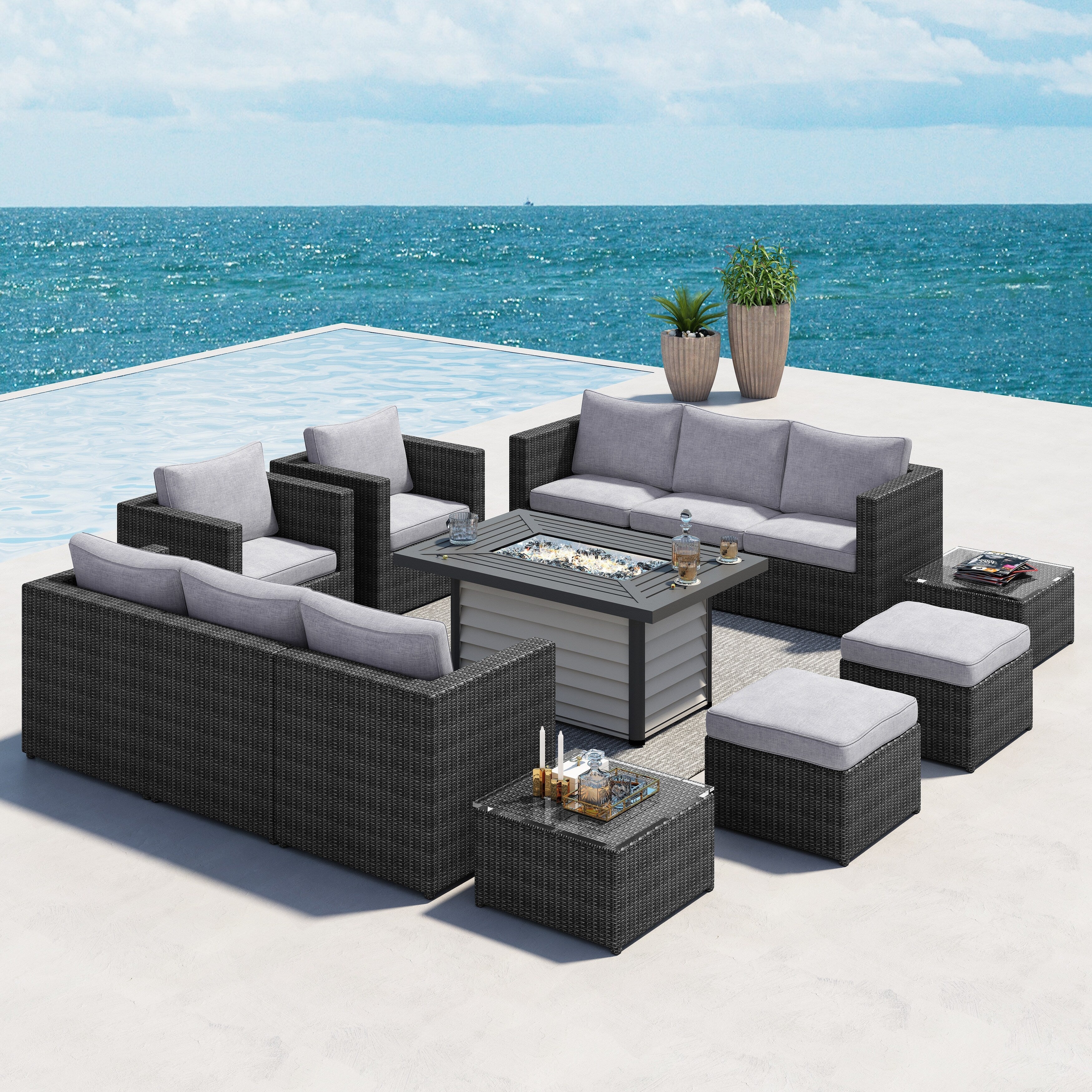 Ensemble de meubles de patio sectionnels en osier tressé Corvus Trey 13 pièces avec table à feu