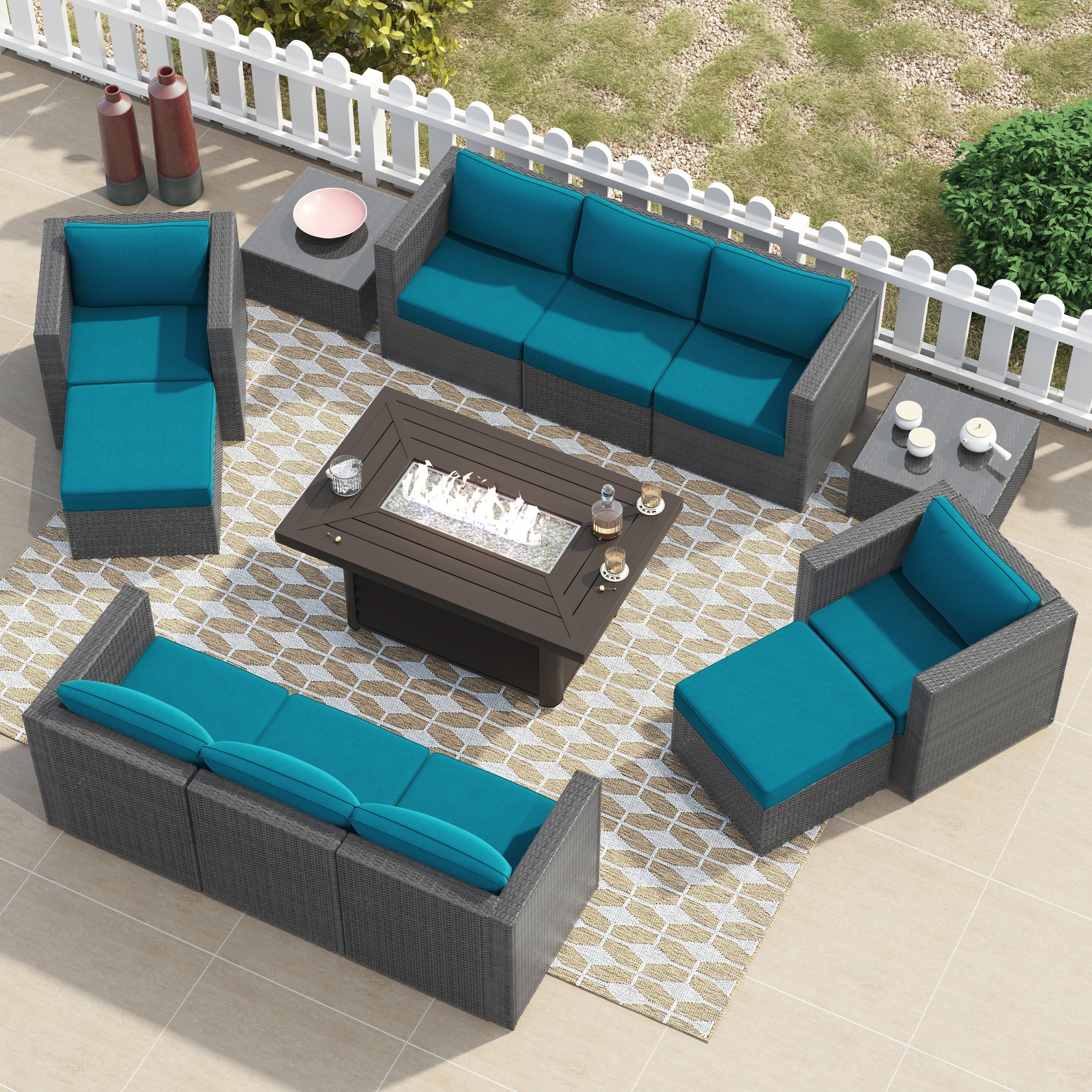Ensemble de meubles de patio sectionnels en osier tressé Corvus Trey 13 pièces avec table à feu