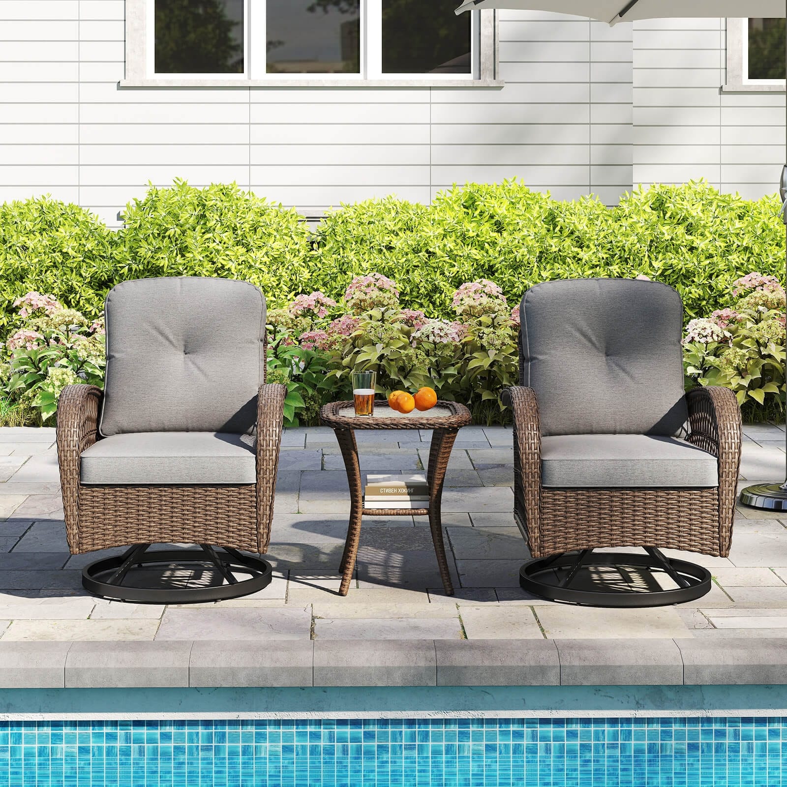 Ensemble de 3 chaises pivotantes et berçantes Costway pour patio - Voir les détails