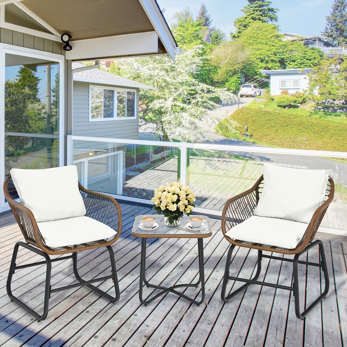 Ensemble bistrot Costway 3 pièces en rotin avec chaises rembourrées, table en verre et terrasse - Voir les détails