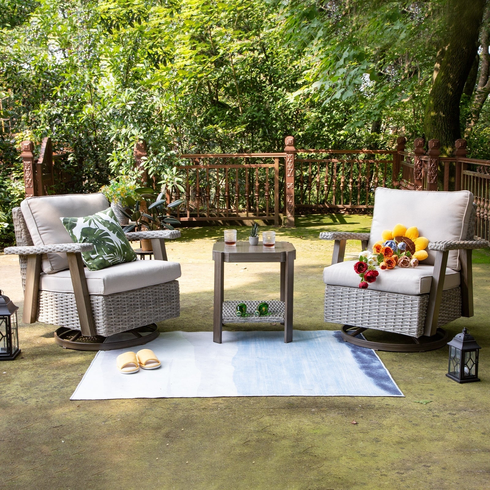 Ensemble de 3 chaises pivotantes à bascule en osier Cozywor pour patio