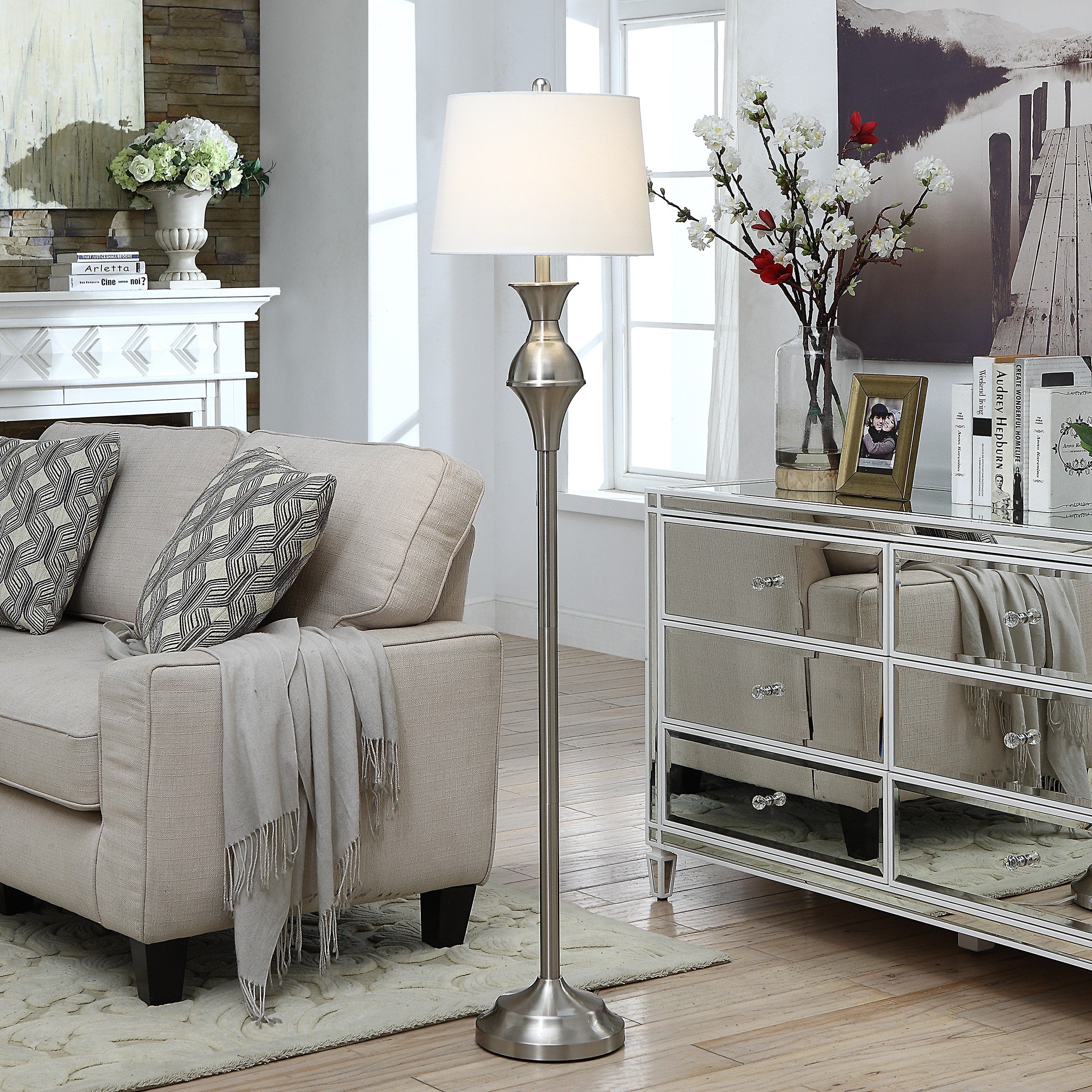 Lampadaire Murray 60 en métal argenté de la collection Crestview - 14 x 14 x 60,5