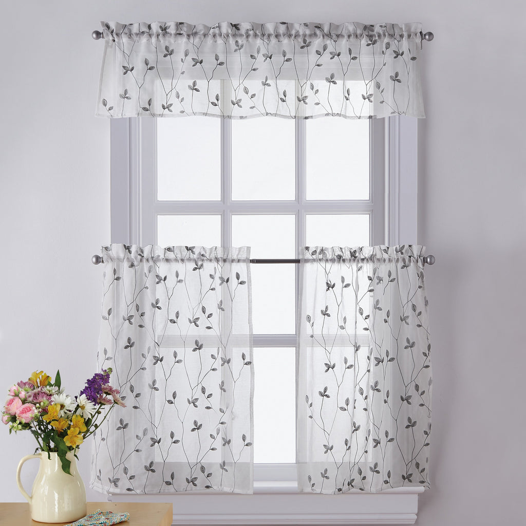 Collection de rideaux à cantonnière et à volants en broderie botanique Curtainworks