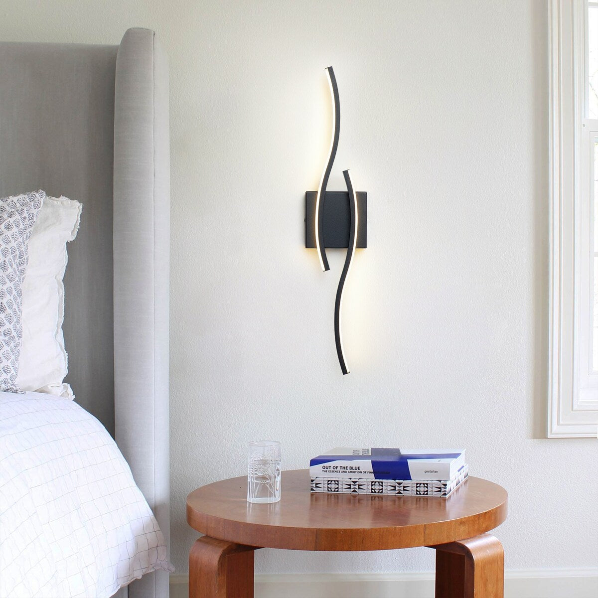 Applique murale linéaire à DEL Curve à intensité variable de 23,6 po de largeur pour meuble-lavabo de salle de bain, lumière froide/chaude