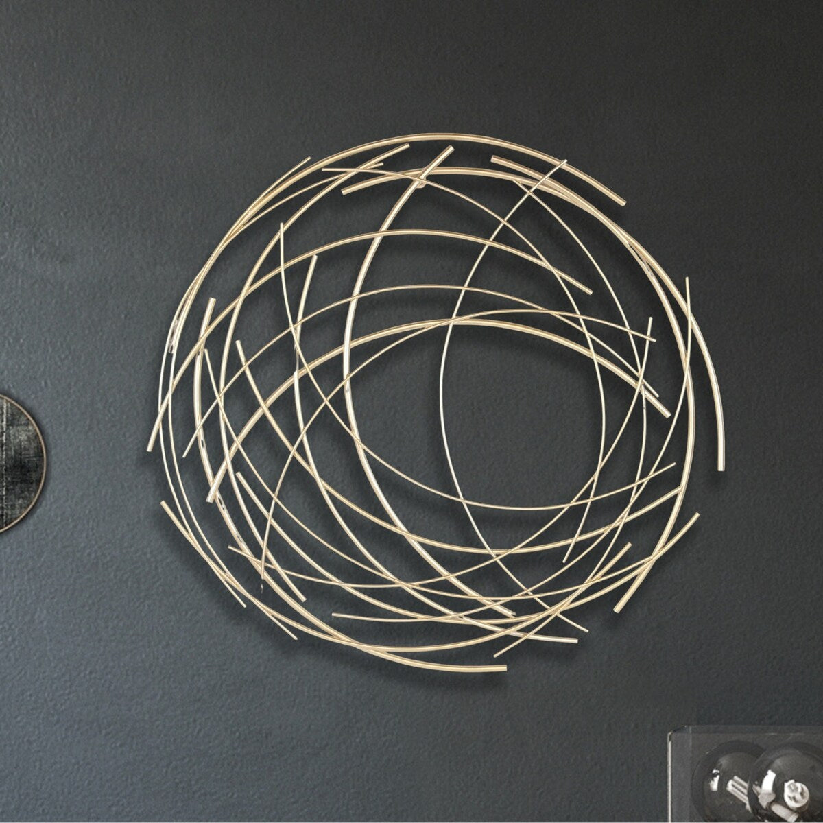 Grande œuvre d'art murale abstraite ronde en métal doré Denine