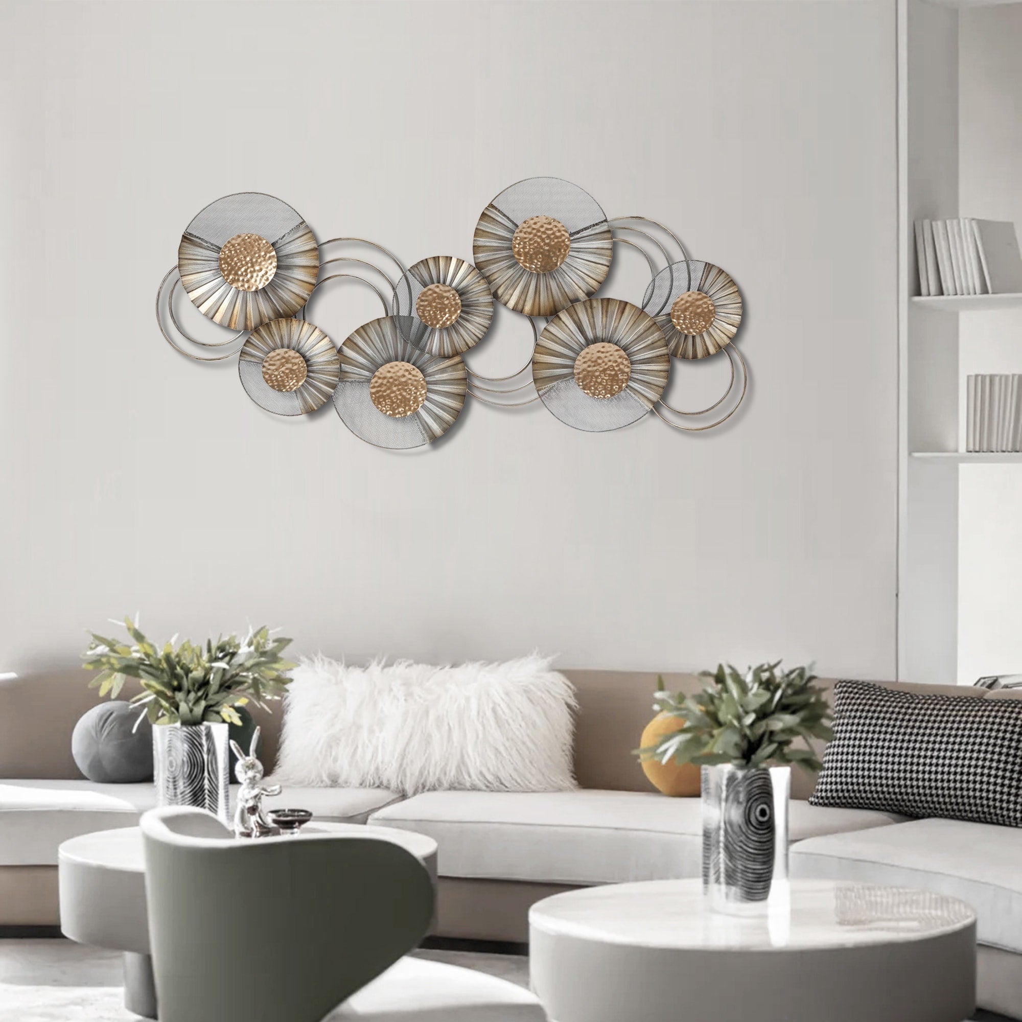 Décoration murale moderne en métal gris et doré vieilli avec fleurs
