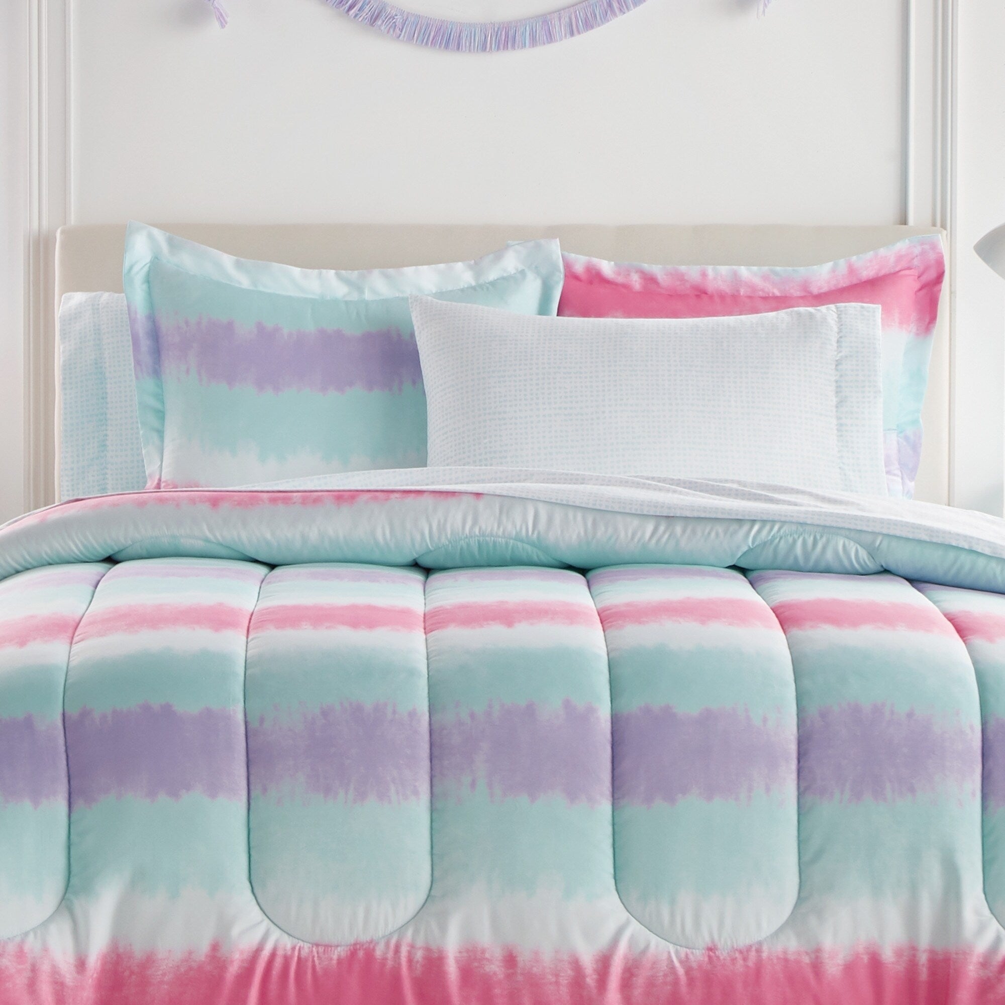 Parure de lit Dream Factory en microfibre à rayures tie-dye avec draps