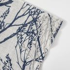 Rideau de fenêtre doublé en lin mélangé à motif de branches d'arbre DriftAway, imprimé à l'encre abstraite
