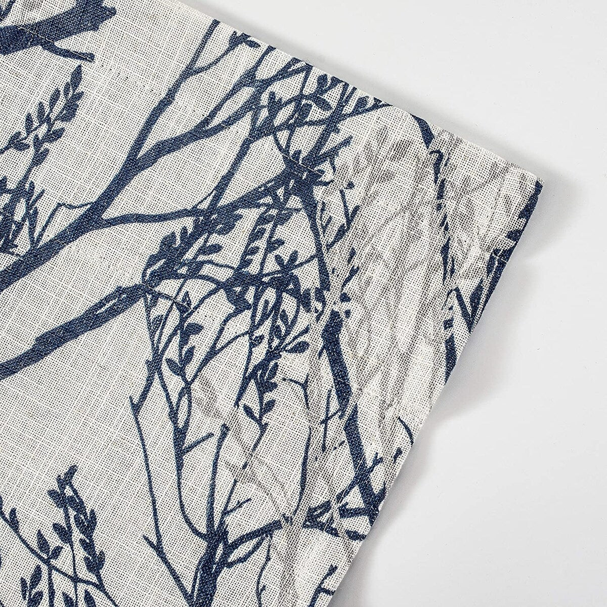 Rideau de fenêtre doublé en lin mélangé à motif de branches d'arbre DriftAway, imprimé à l'encre abstraite