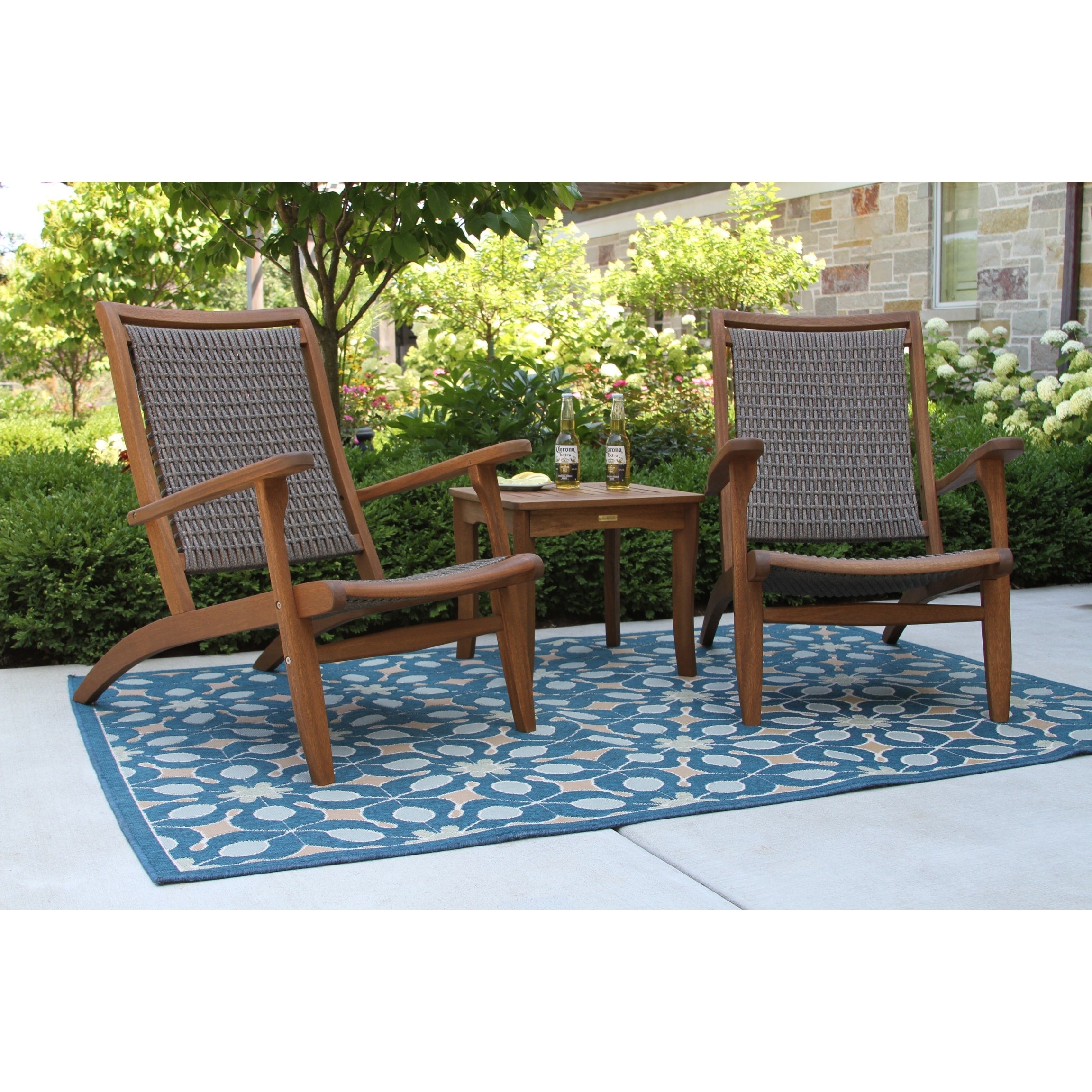 Ensemble de 3 chaises longues en osier d'eucalyptus avec table d'appoint carrée Eilaf