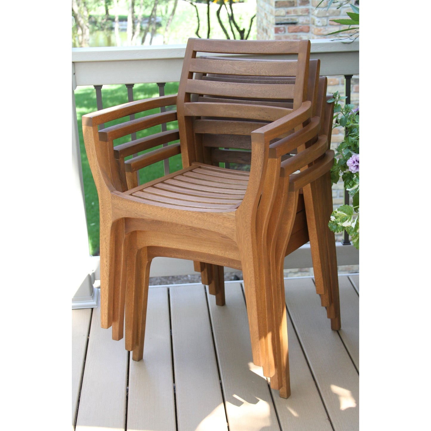 Table à manger pliante et chaises empilables Eilaf 5 pièces en eucalyptus
