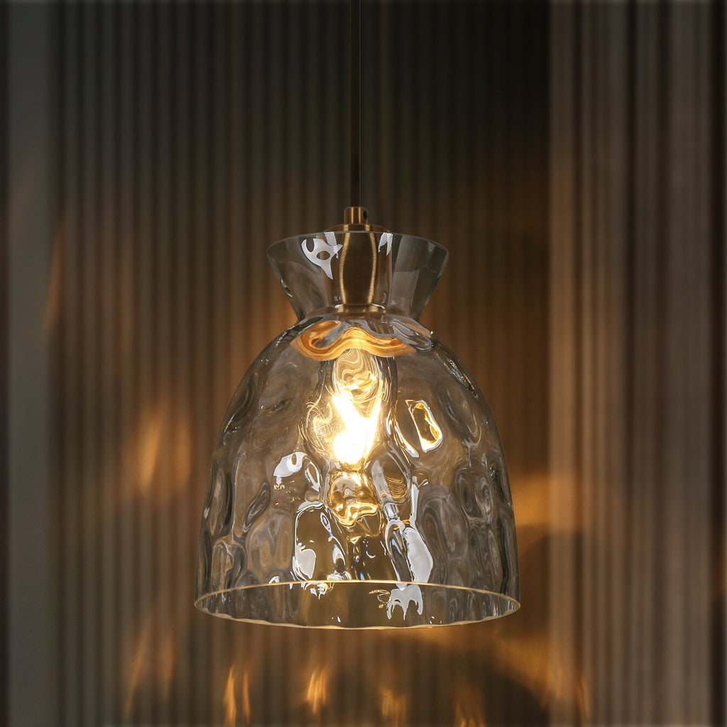 Suspension moderne du milieu du siècle Elisie à 1 lumière en verre martelé avec dôme en cascade pour cuisine, îlot de cuisine, salle à manger