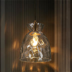 Suspension moderne du milieu du siècle Elisie à 1 lumière en verre martelé avec dôme en cascade pour cuisine, îlot de cuisine, salle à manger