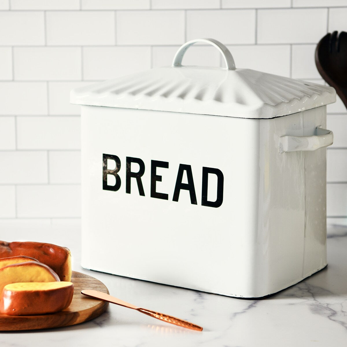 Boîte à pain en métal émaillé avec message sur le pain