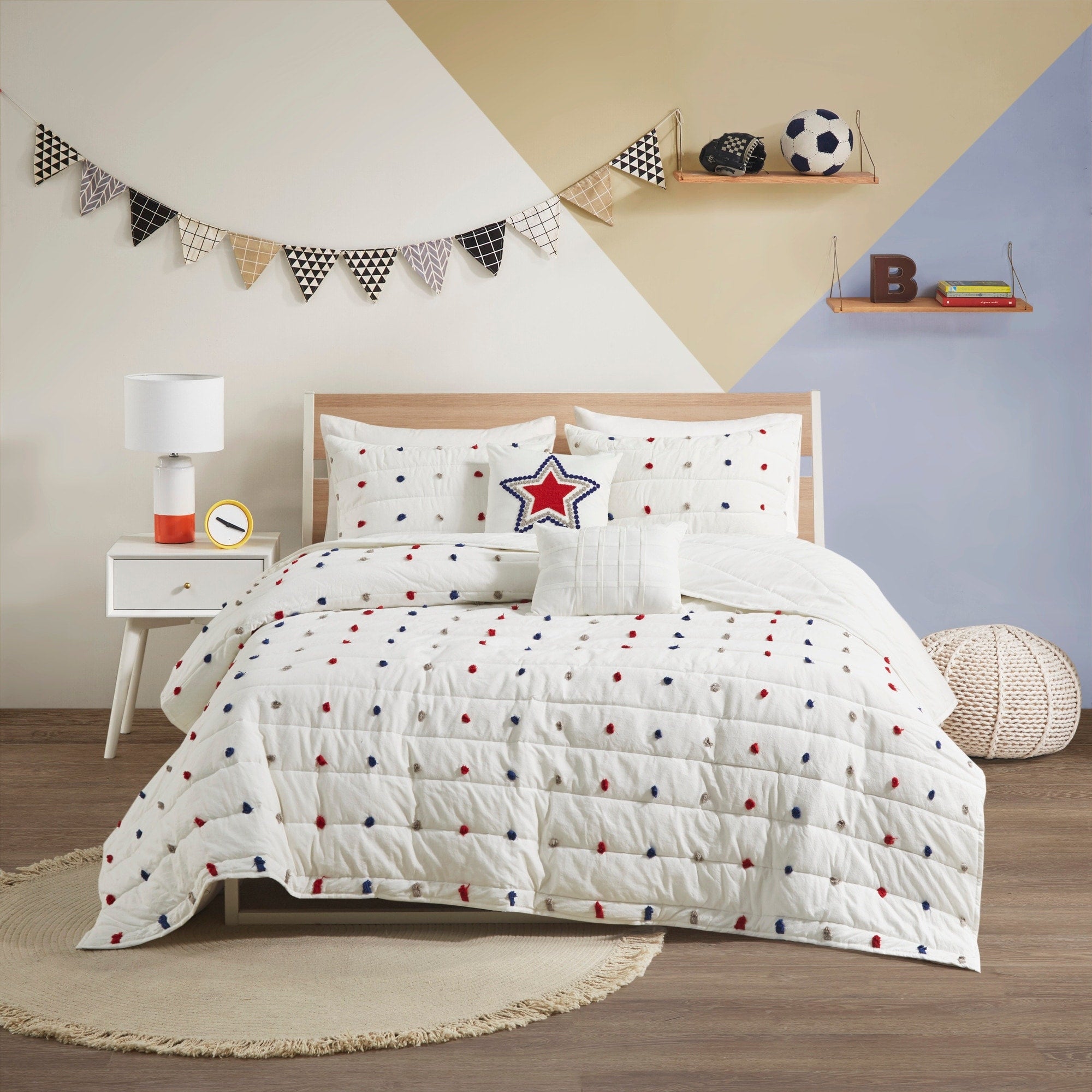 Parure de lit en jacquard de coton à pompons Ensley pour enfants au design intelligent avec coussins décoratifs