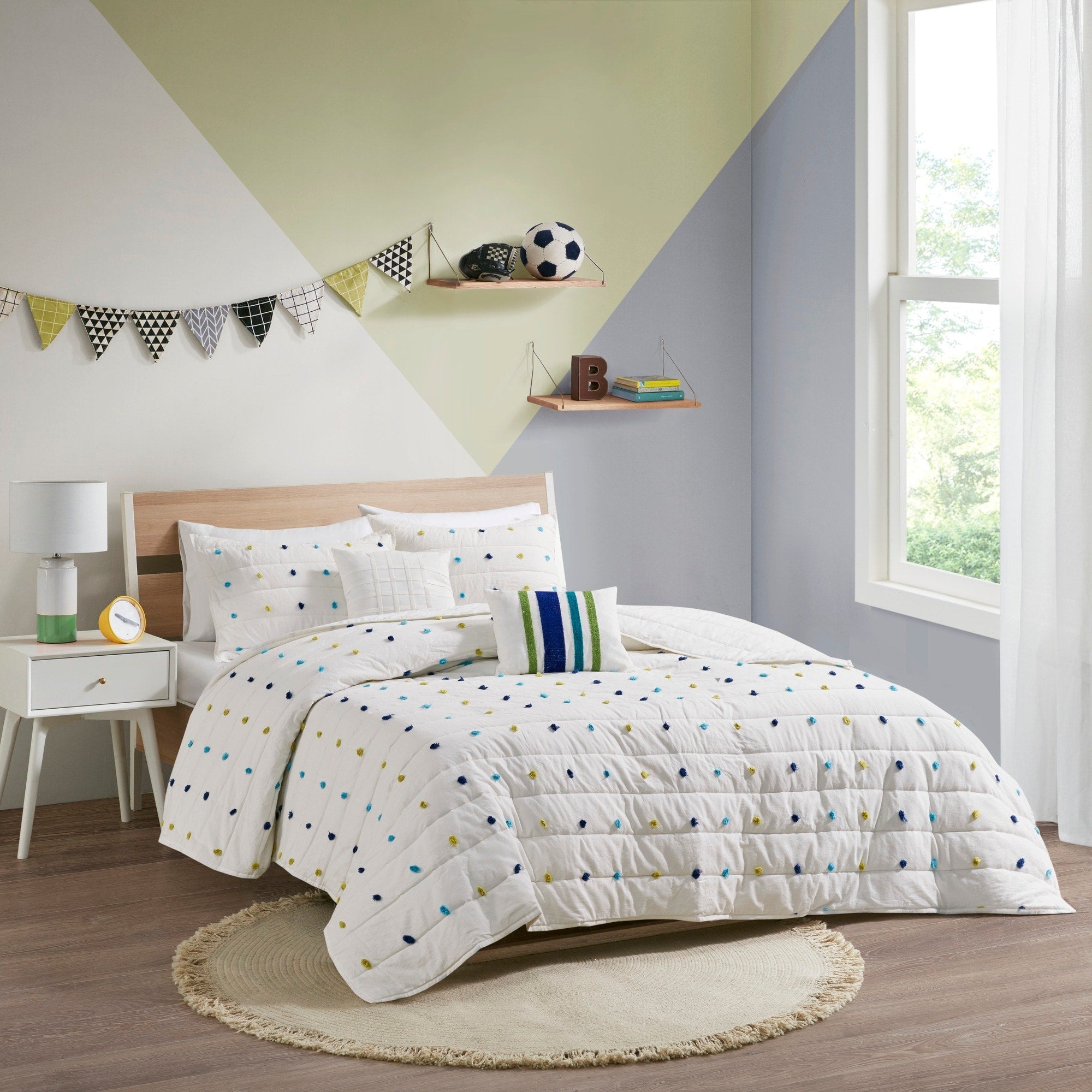 Parure de lit en jacquard de coton à pompons Ensley pour enfants au design intelligent avec coussins décoratifs