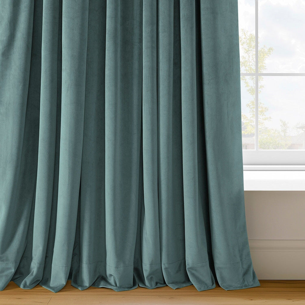 Rideau occultant en velours Signature Exclusive Fabrics (1 panneau)
