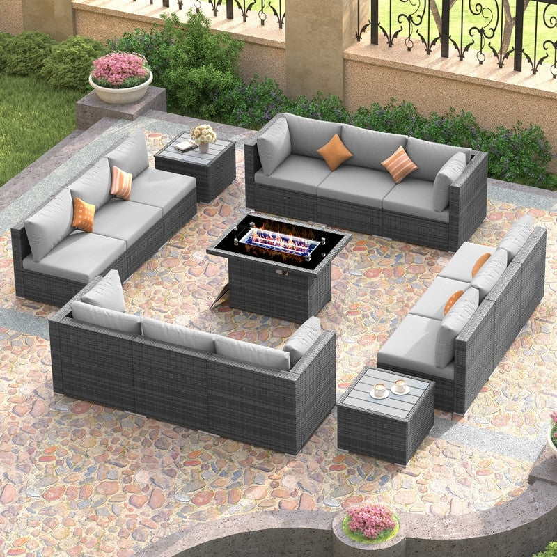 Ensemble de canapés d'extérieur sectionnels en osier gris FINCATI avec table et foyer
