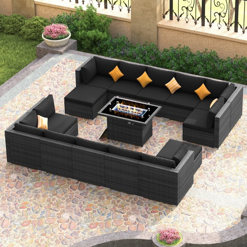 Ensemble de canapés d'extérieur sectionnels en osier gris FINCATI avec table et foyer