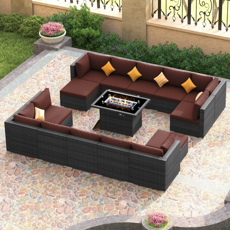 Ensemble de canapés d'extérieur sectionnels en osier gris FINCATI avec table et foyer
