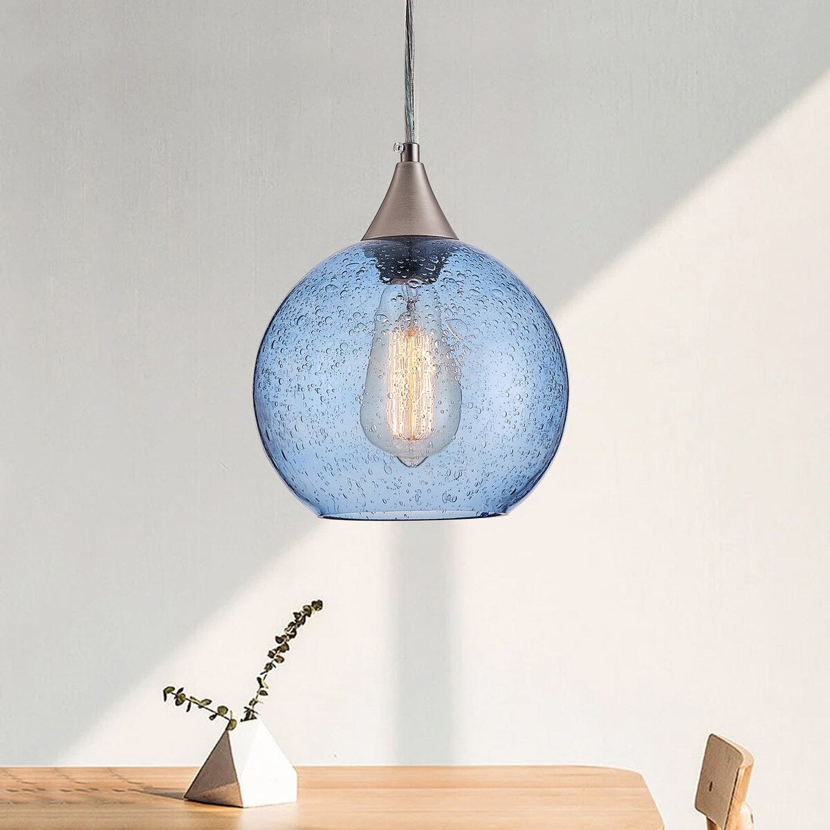 Suspension Farmhouse à 1 lumière en nickel brossé avec abat-jour en verre grainé bleu