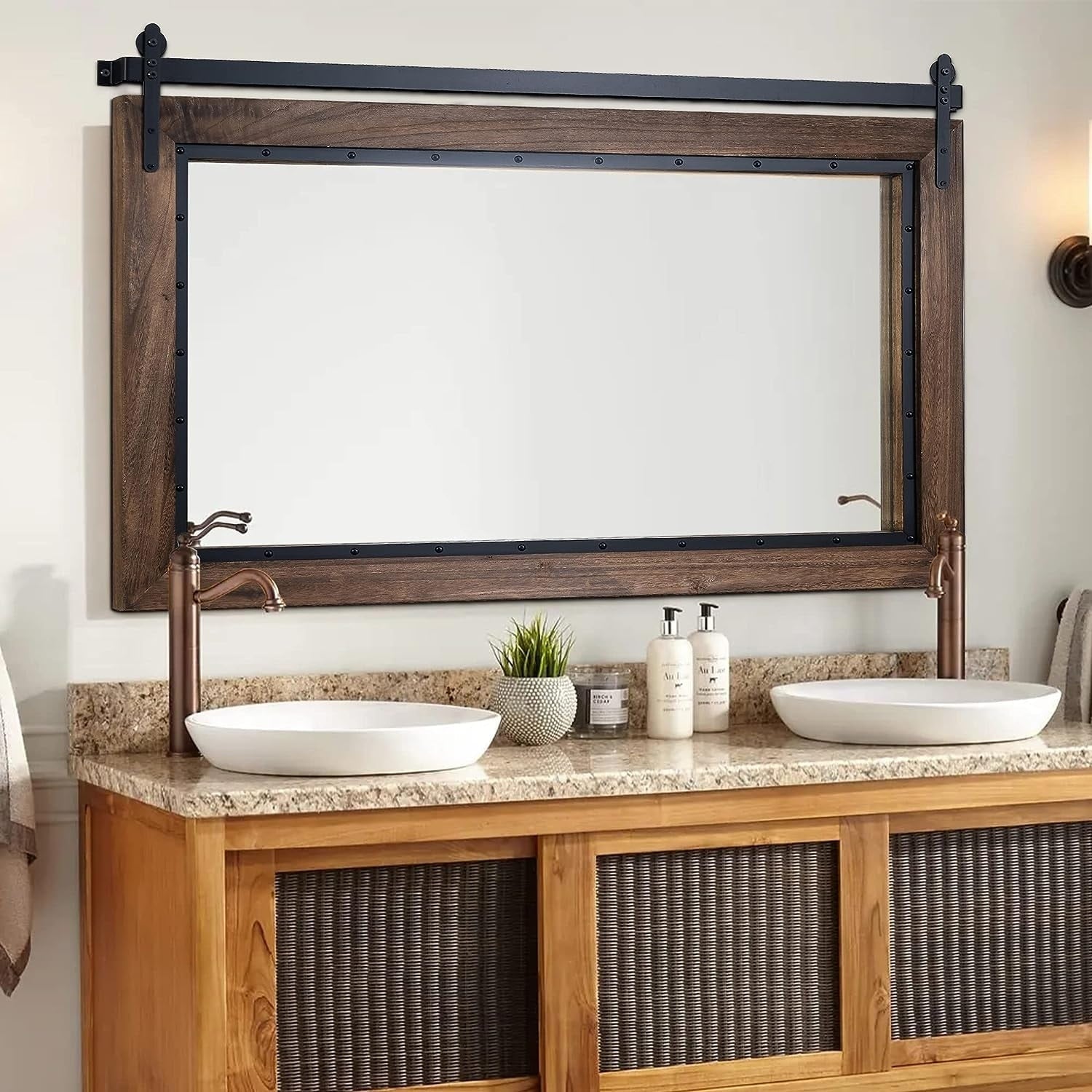 Miroir mural de salle de bain en bois naturel de style grange de ferme
