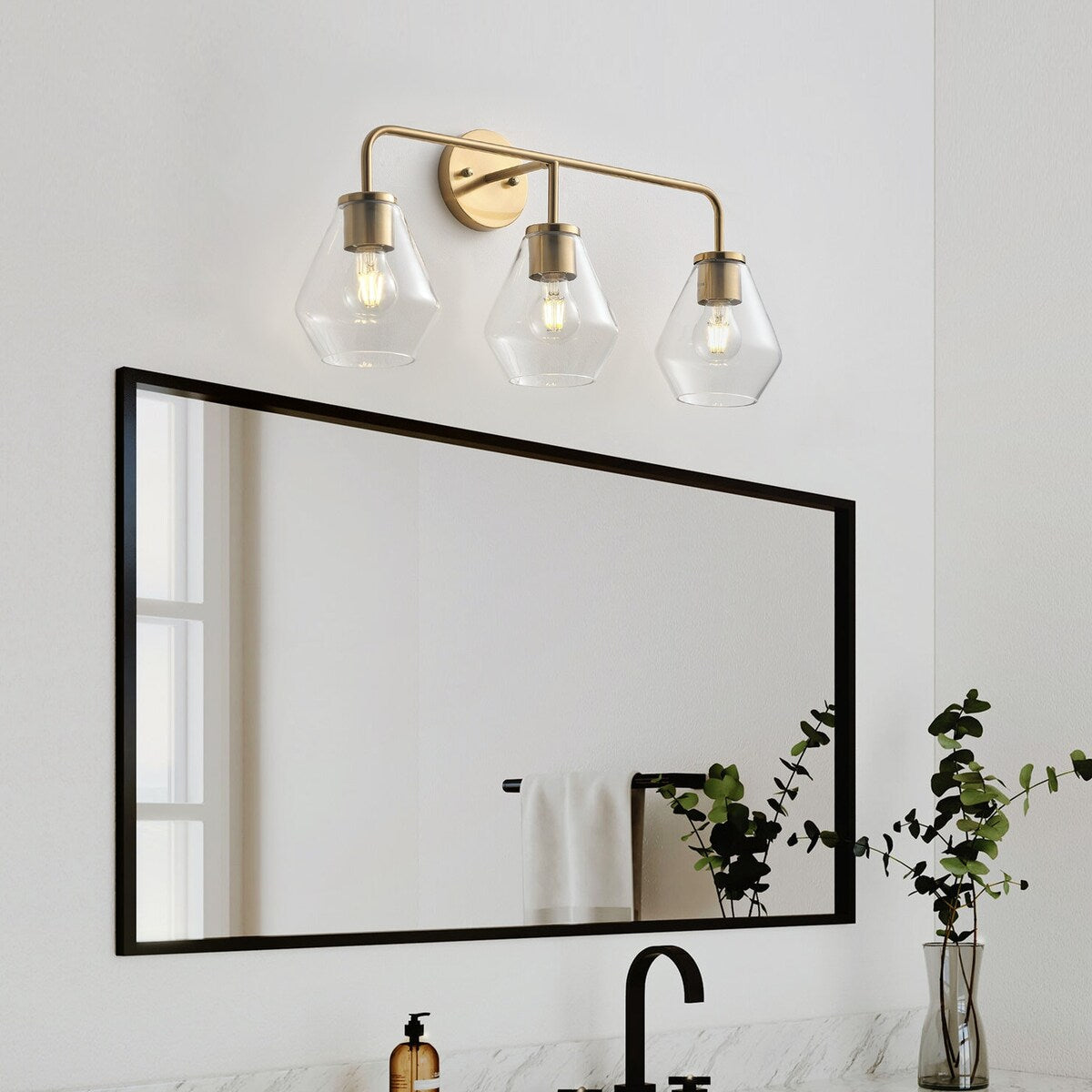Luminaire de salle de bain Farmhouse Gold à 3 lumières en verre sur miroir