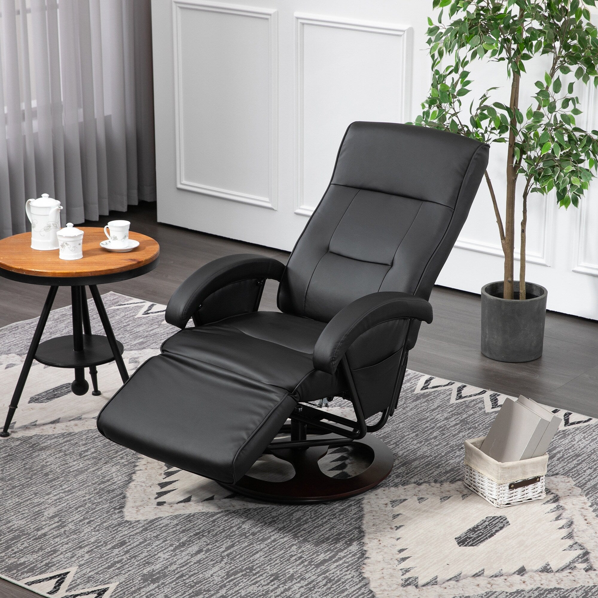 Fauteuil inclinable en similicuir, pivotant et réglable à 135°, avec repose-pieds, assise et accoudoirs rembourrés et base en bois pour le salon